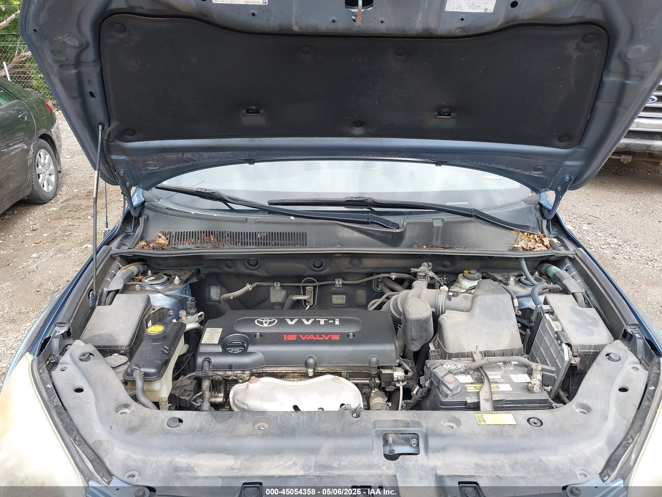 TOYOTA RAV4 image 10