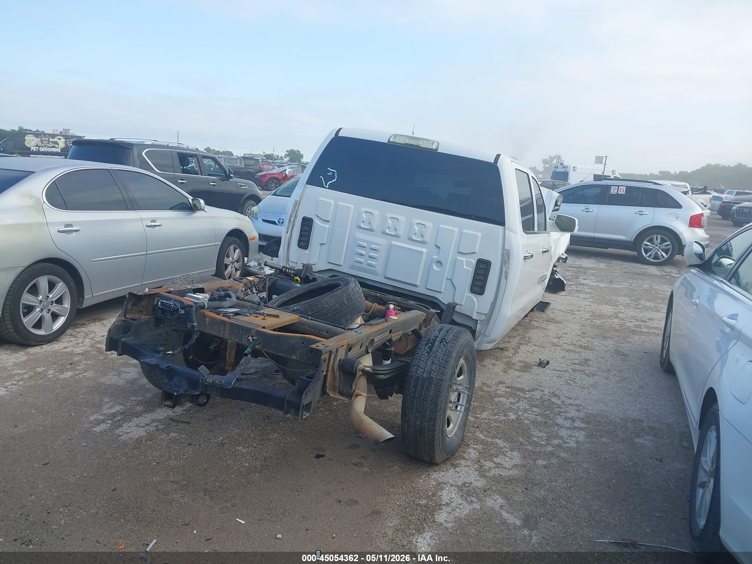 CHEVROLET SILVERADO image 4