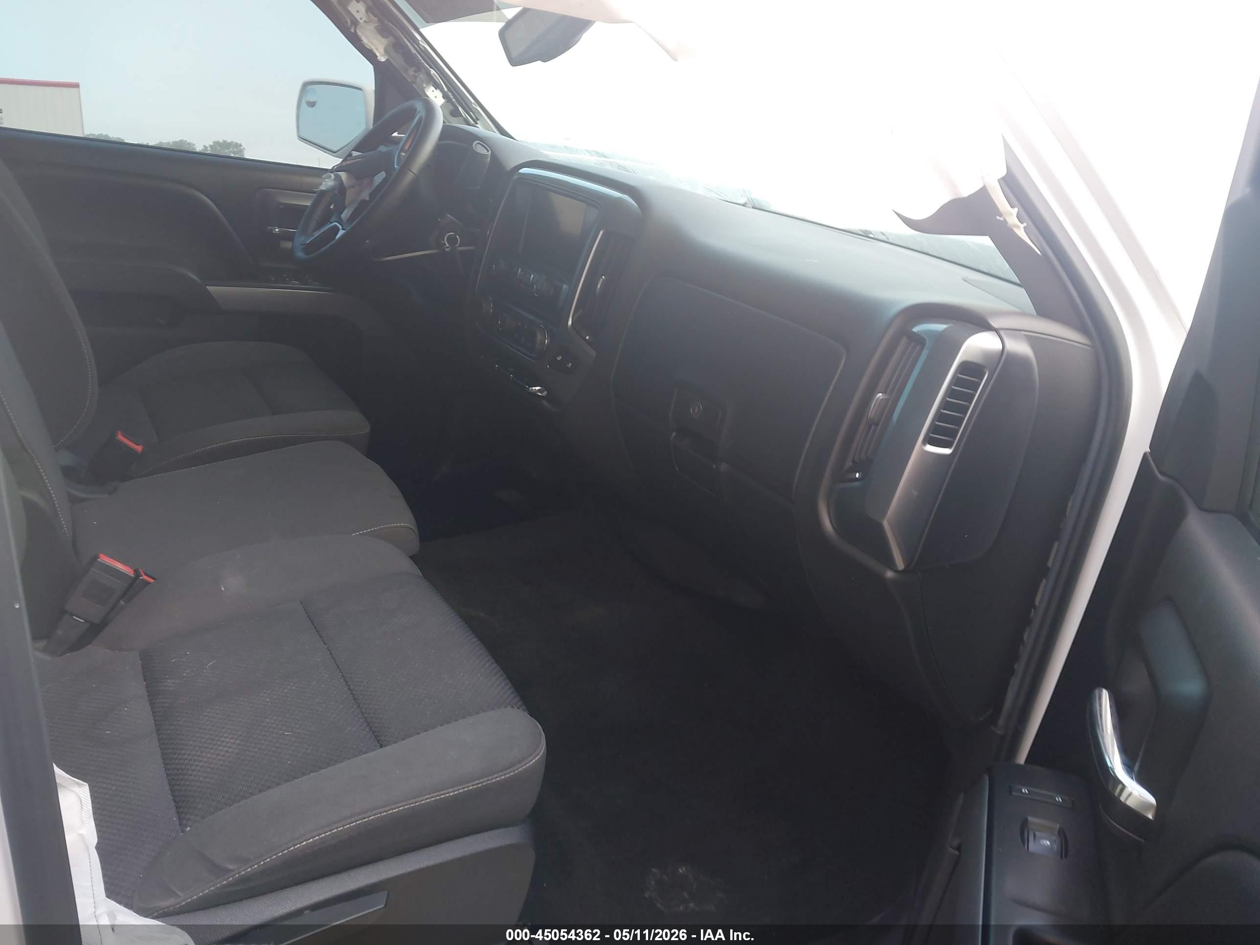 CHEVROLET SILVERADO image 5
