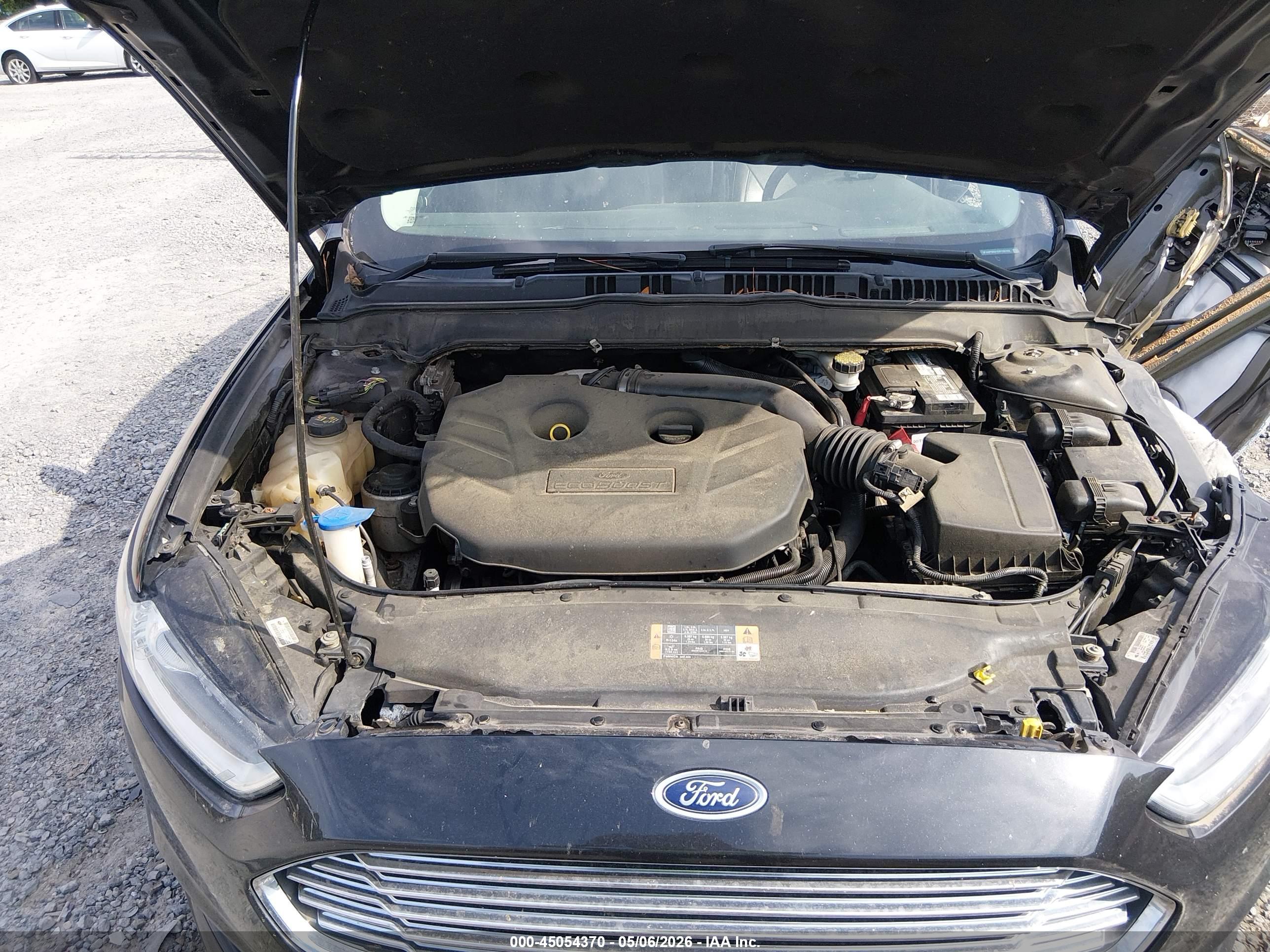 FORD FUSION image 10