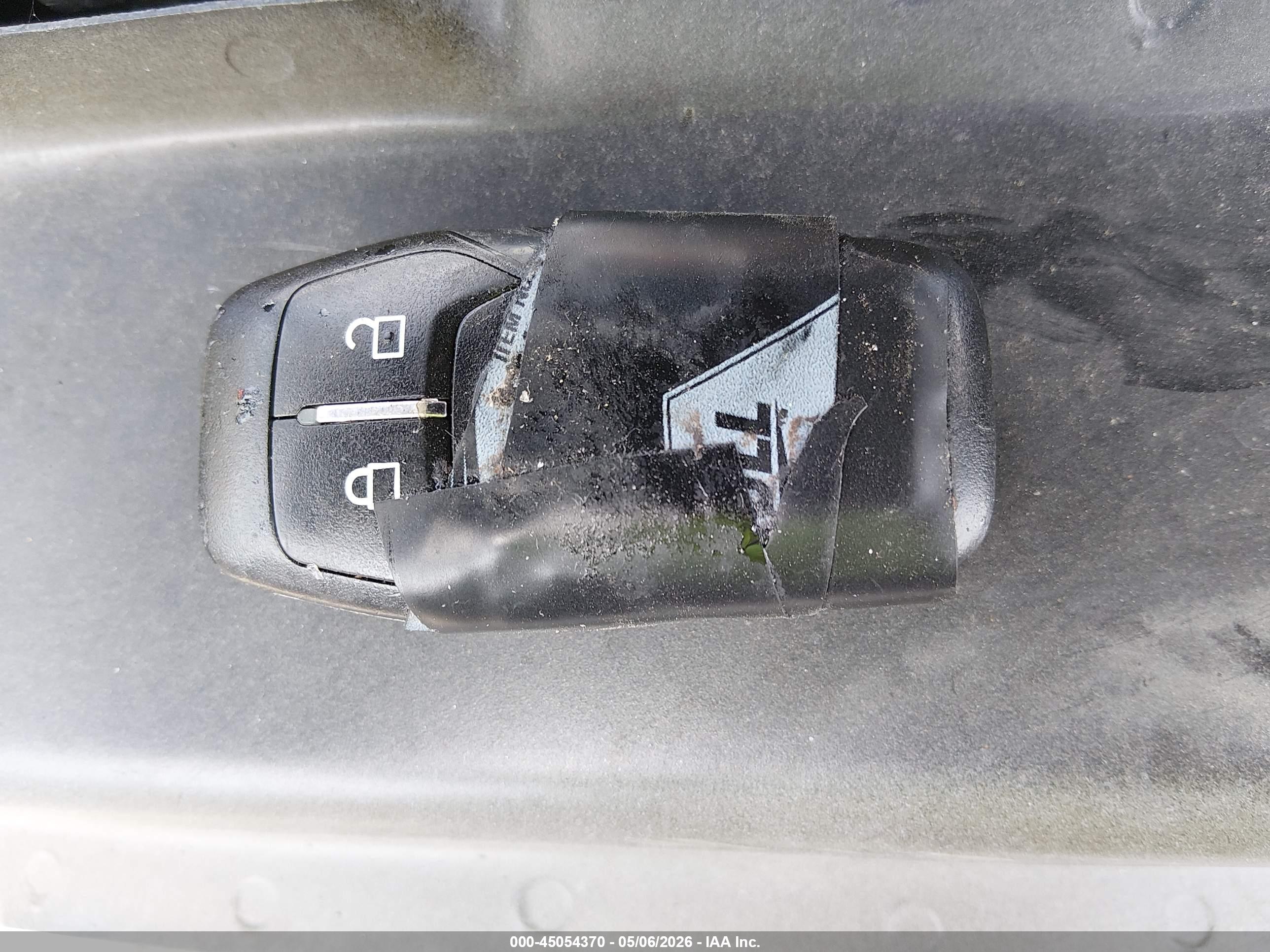 FORD FUSION image 11