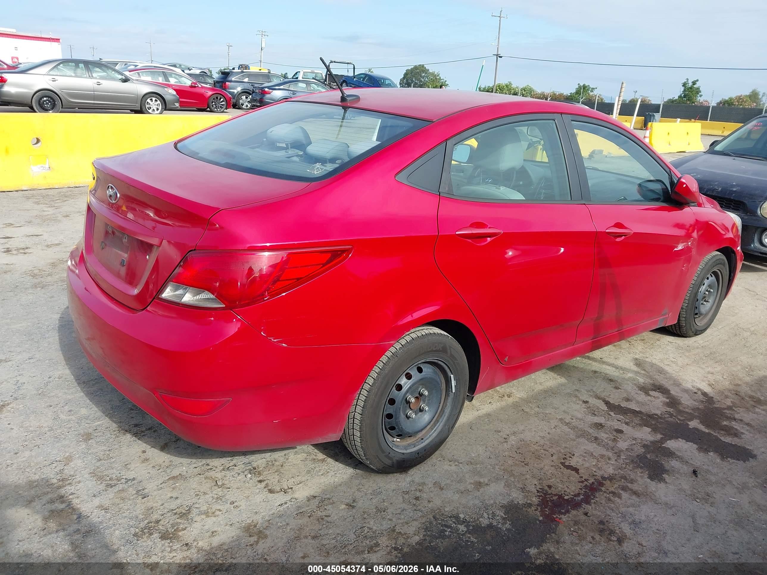 HYUNDAI ACCENT image 4