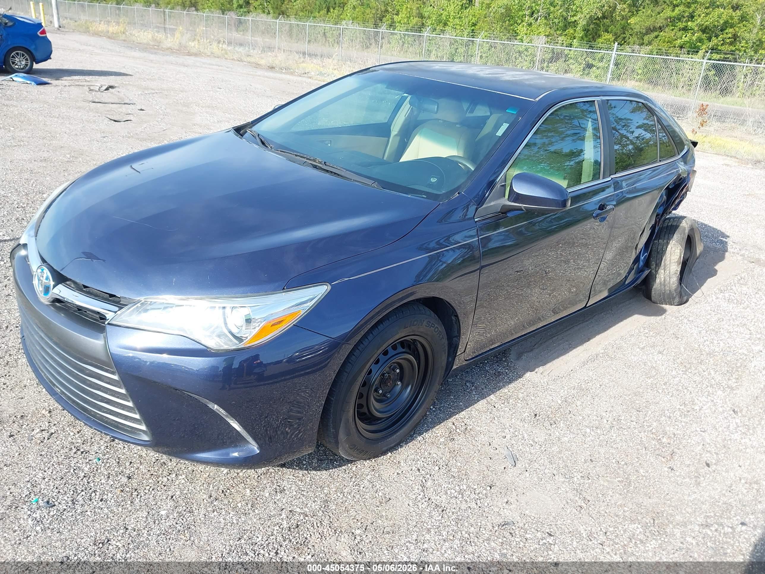 TOYOTA CAMRY image 2