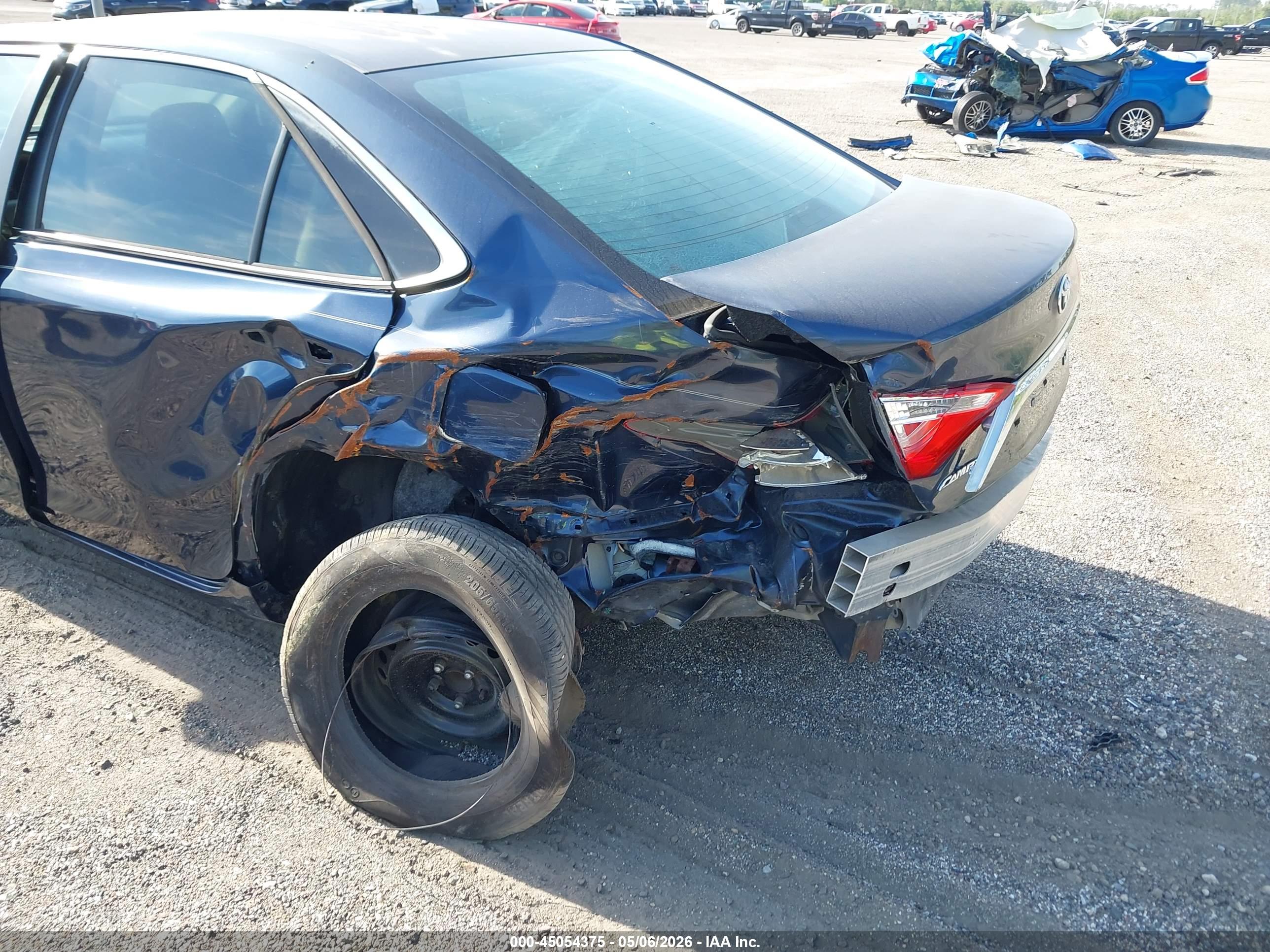 TOYOTA CAMRY image 6