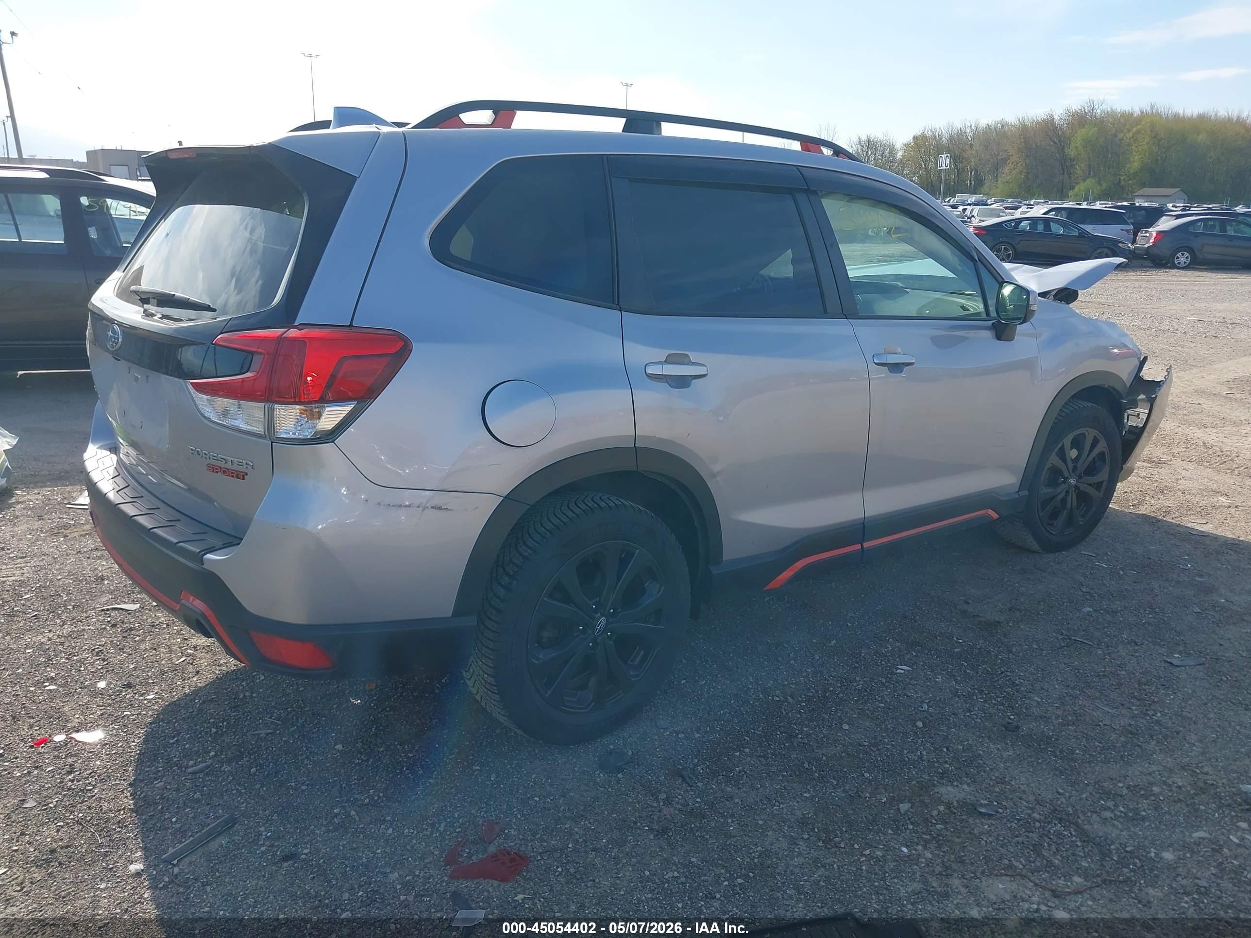 SUBARU FORESTER image 4