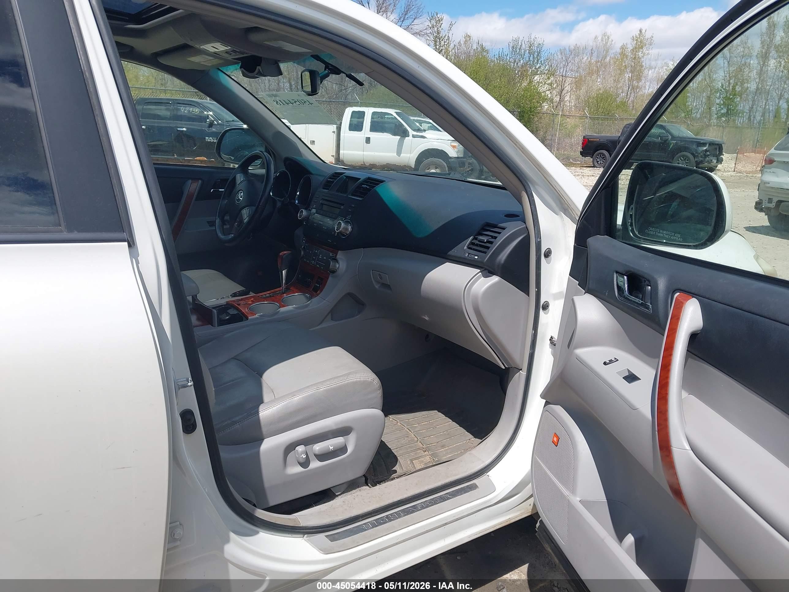 TOYOTA HIGHLANDER image 5