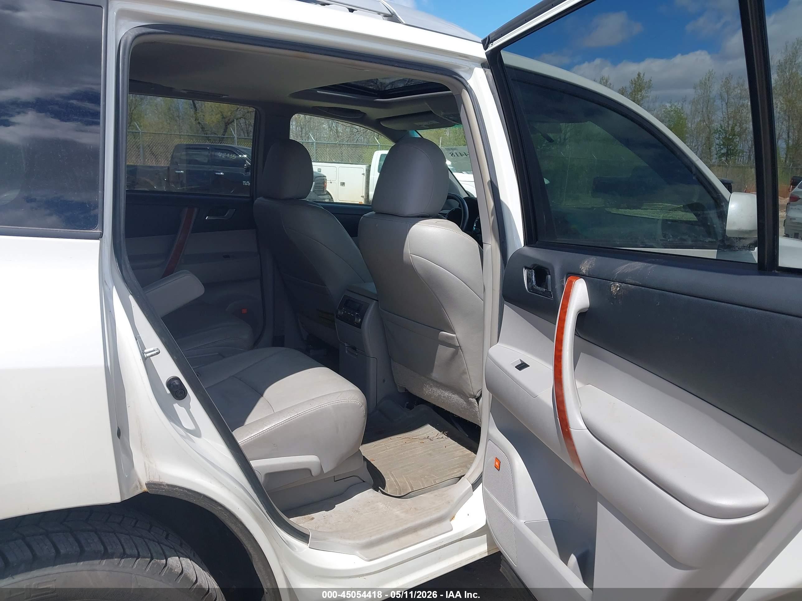 TOYOTA HIGHLANDER image 8