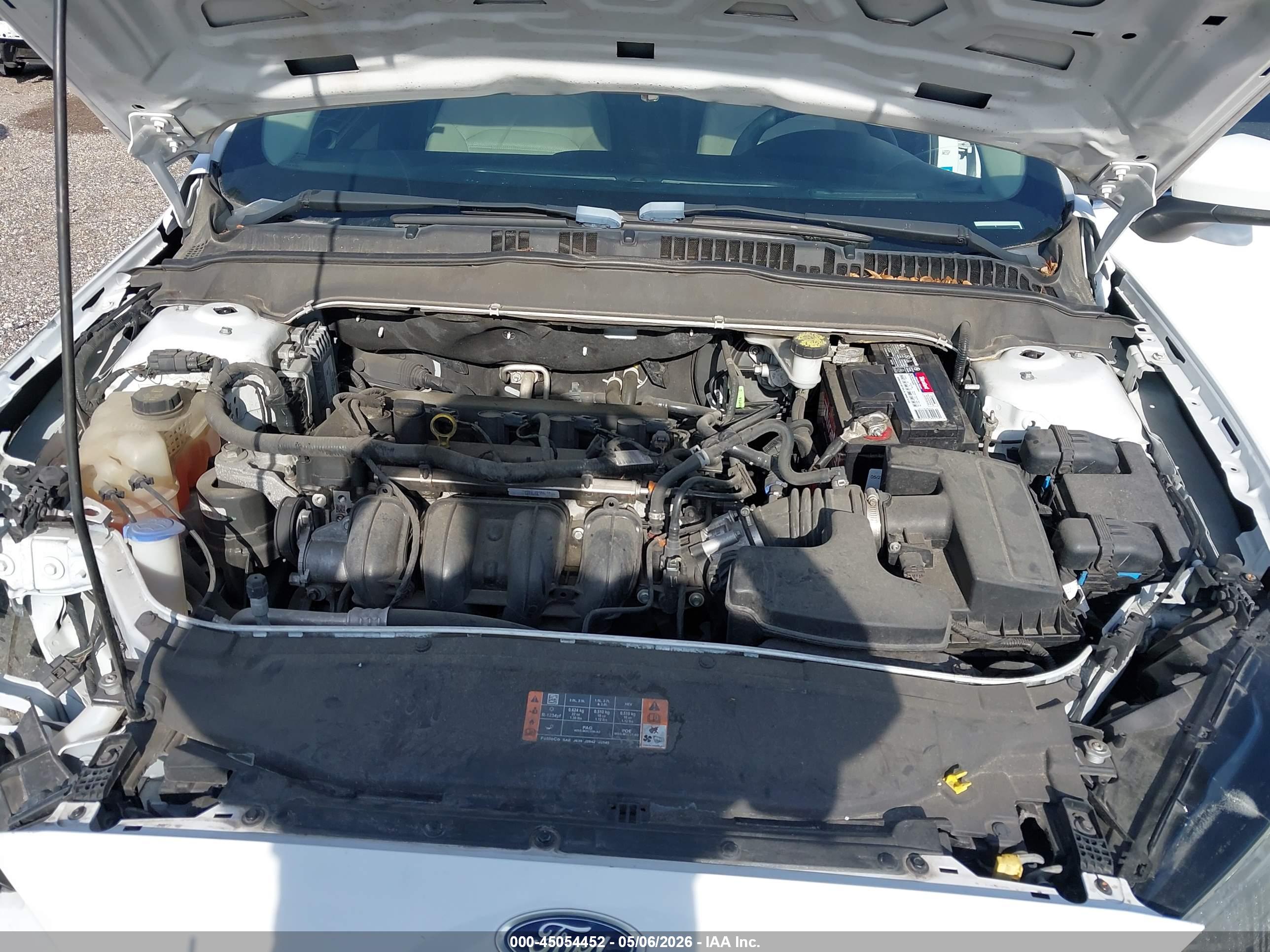 FORD FUSION image 10