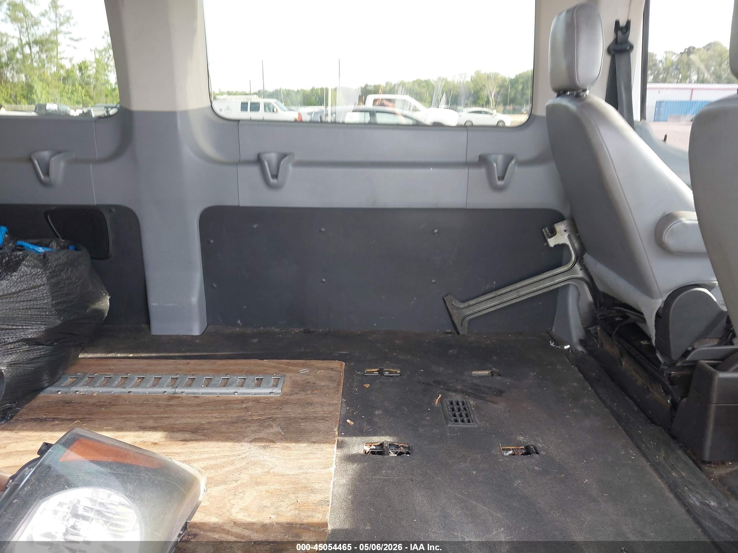 FORD TRANSIT-350 image 8
