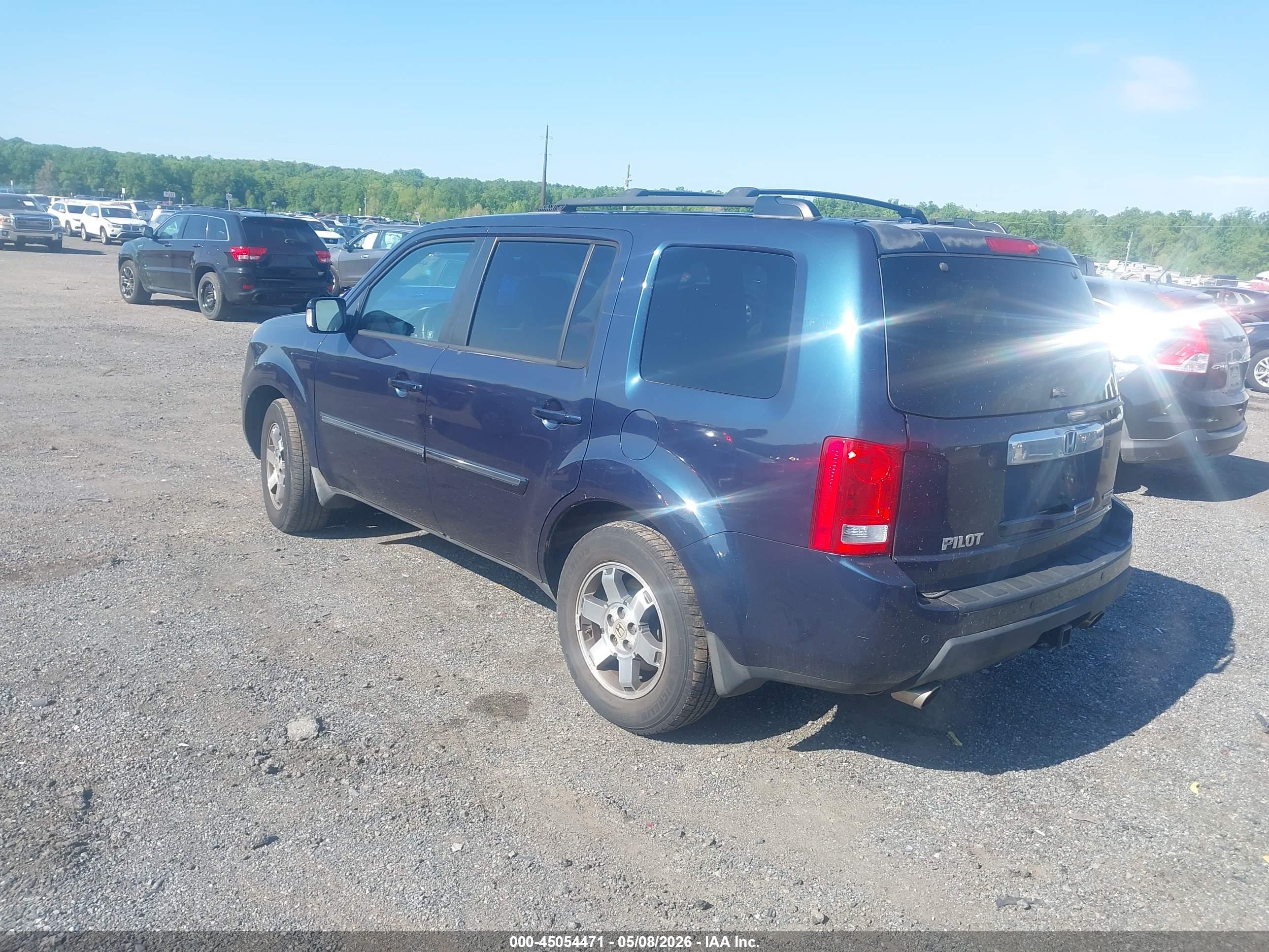 HONDA PILOT image 3