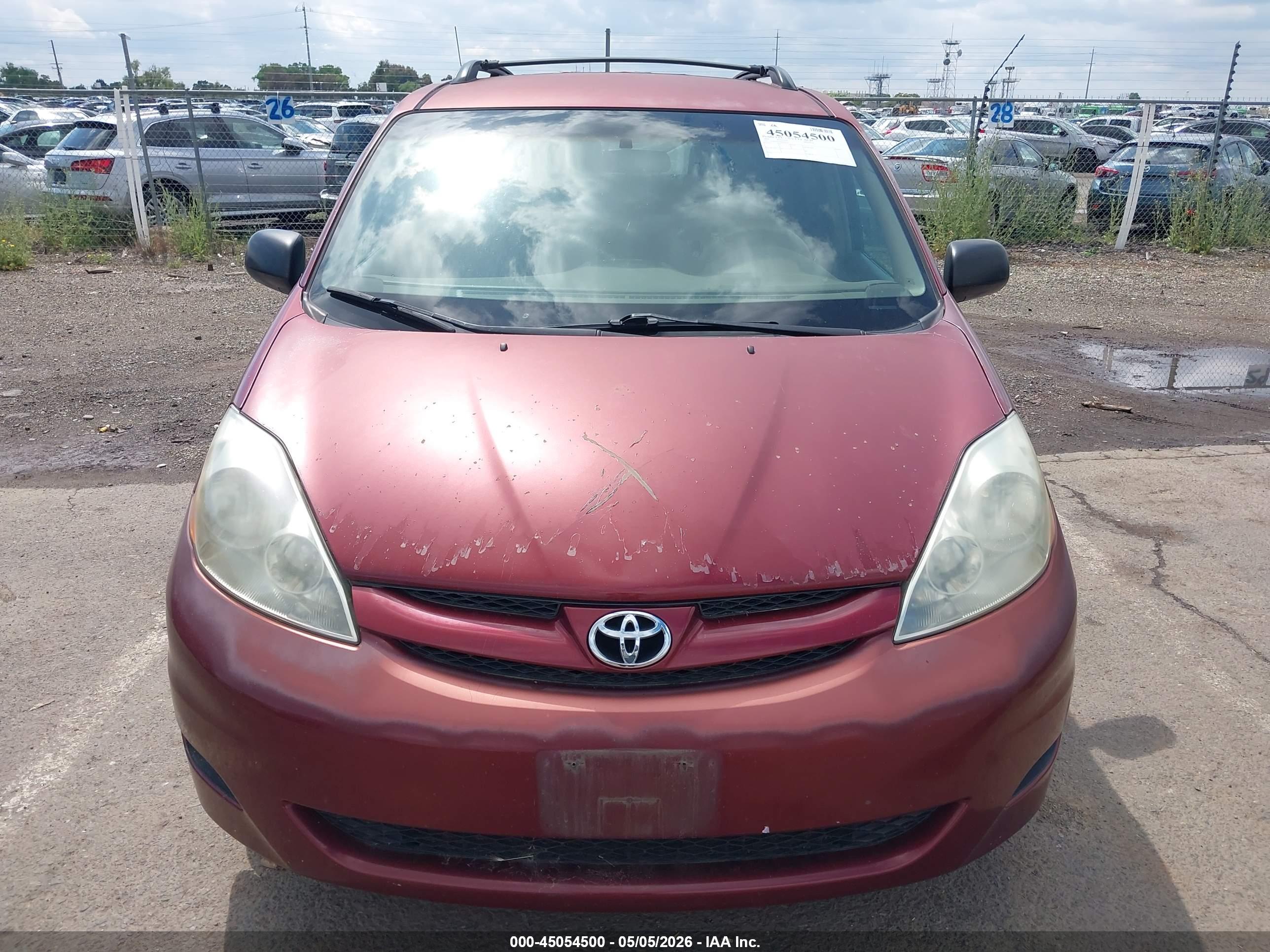 TOYOTA SIENNA image 6
