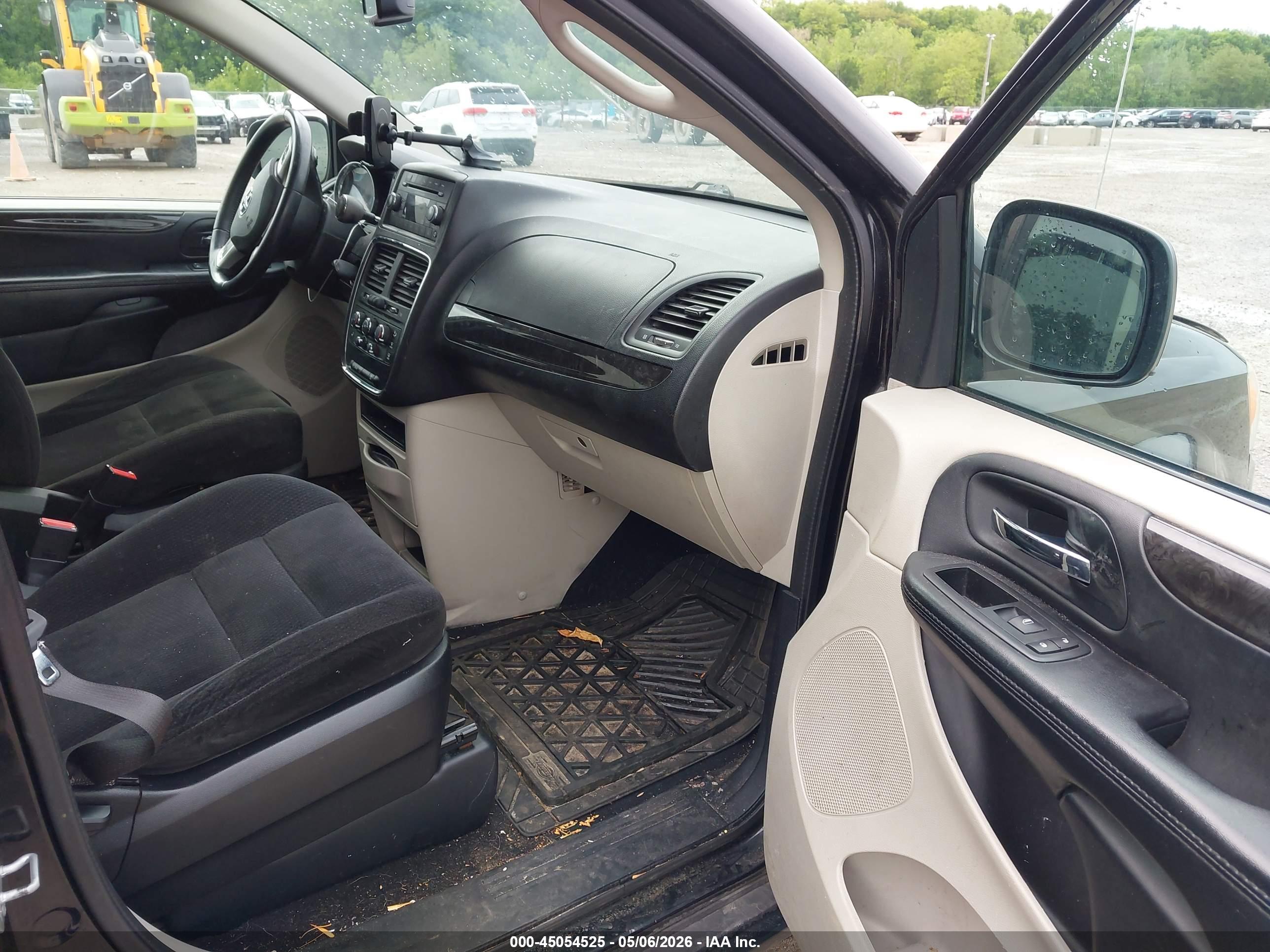 DODGE GRAND image 5