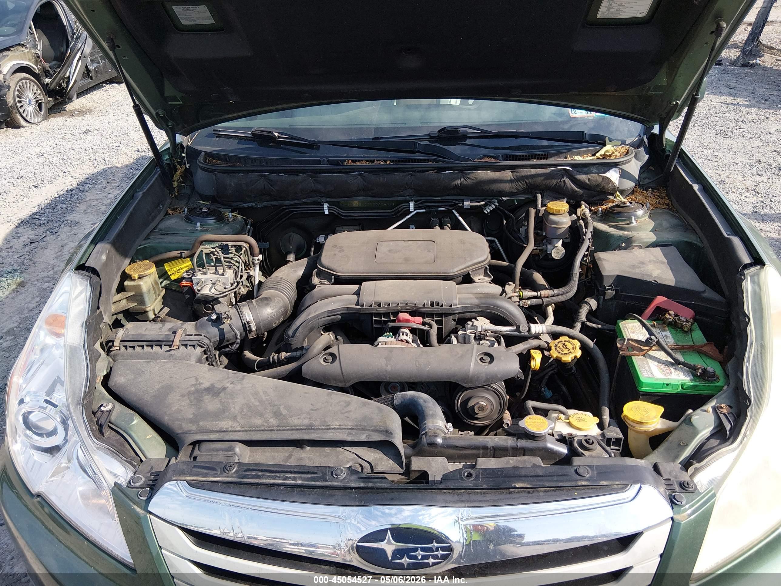 SUBARU OUTBACK image 10