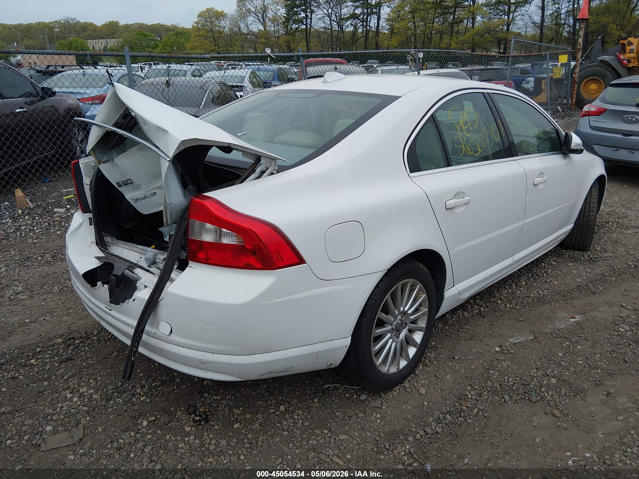 VOLVO S80 image 4