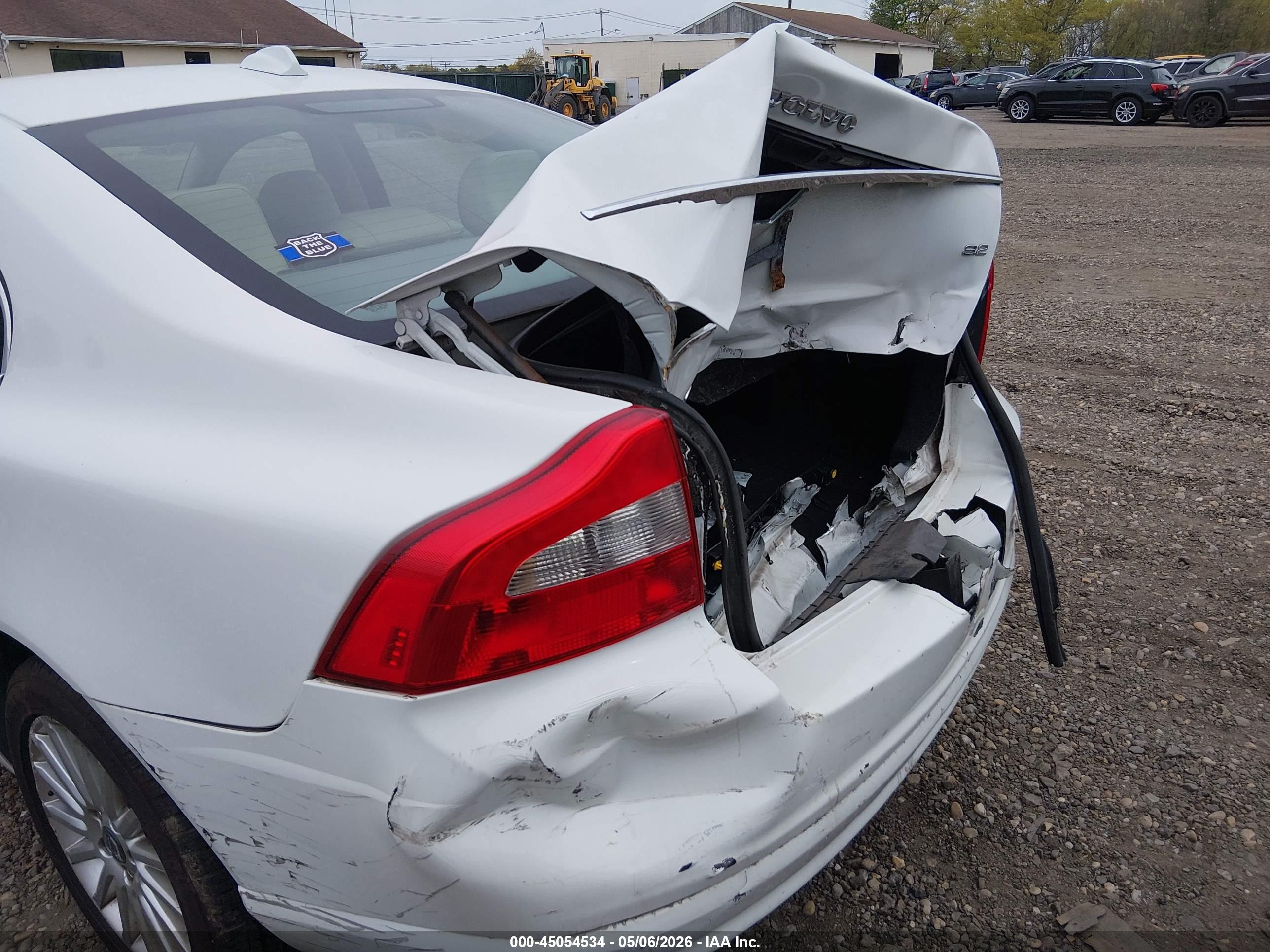 VOLVO S80 image 6