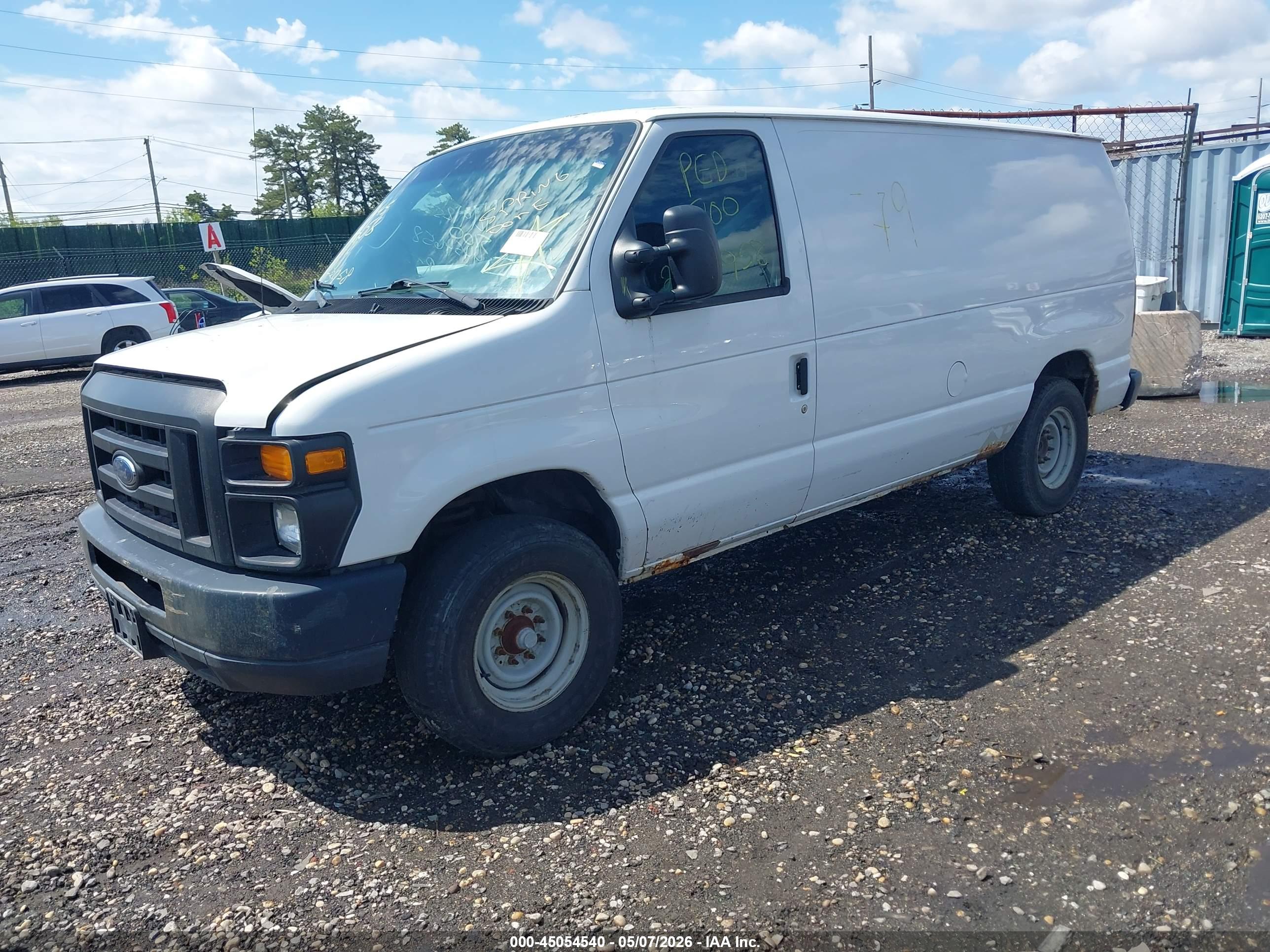 FORD E-150 image 2