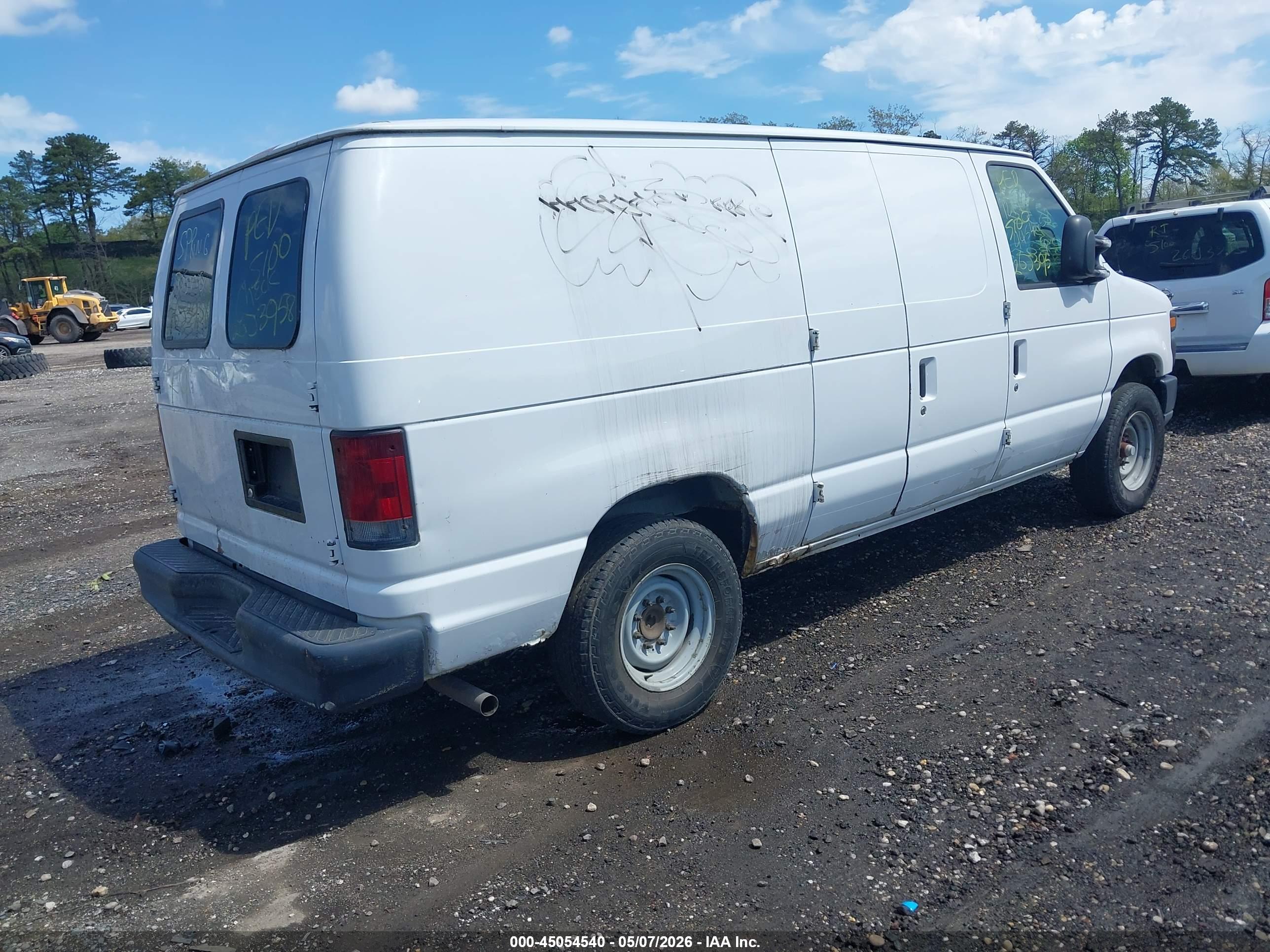 FORD E-150 image 4