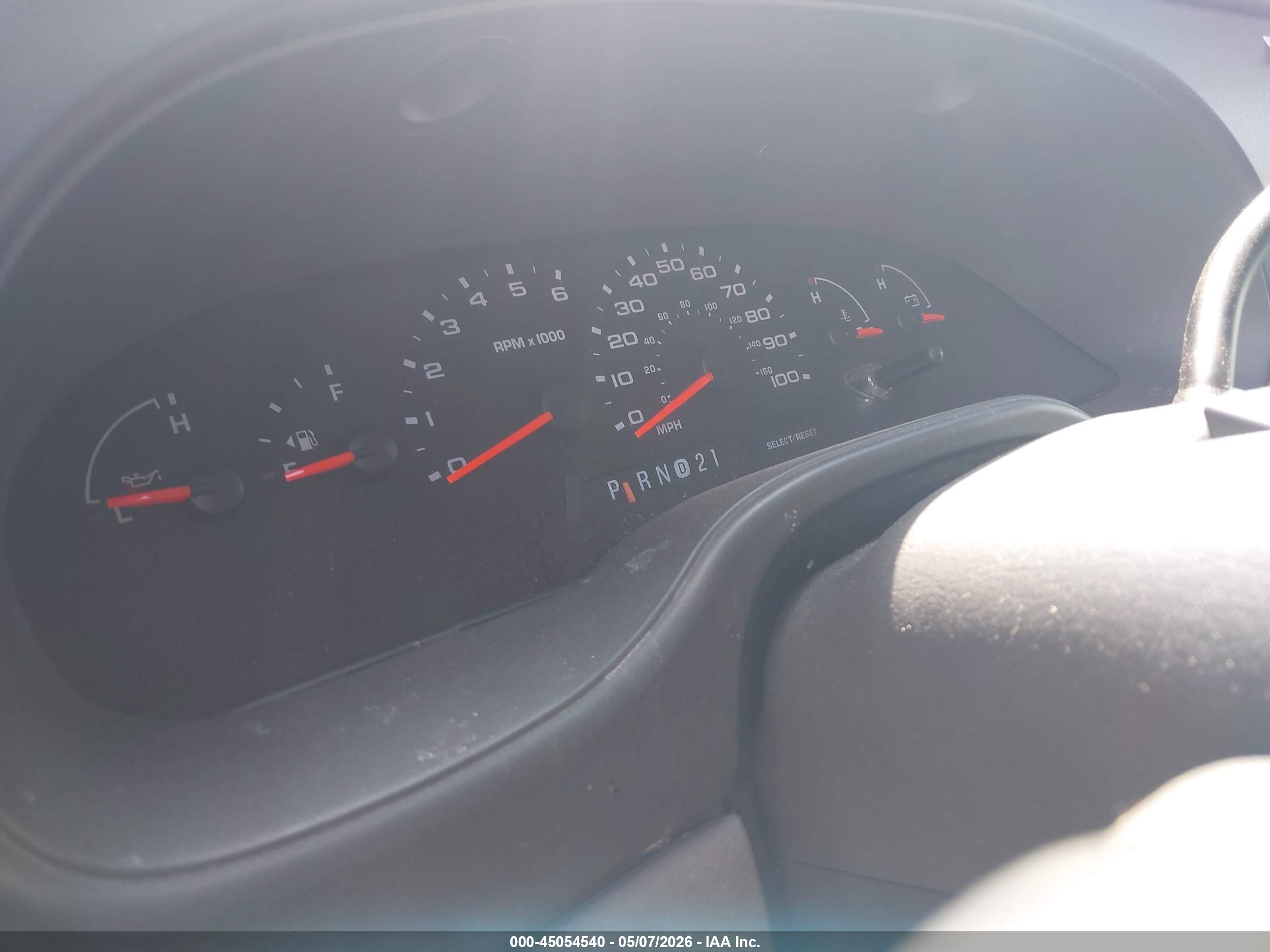 FORD E-150 image 7