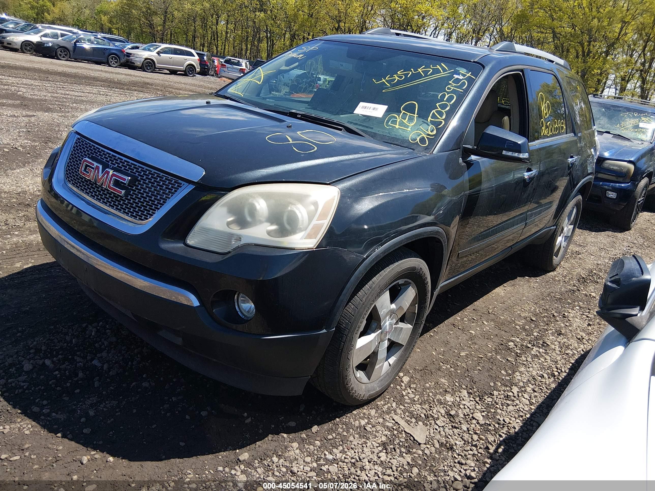 GMC ACADIA image 2