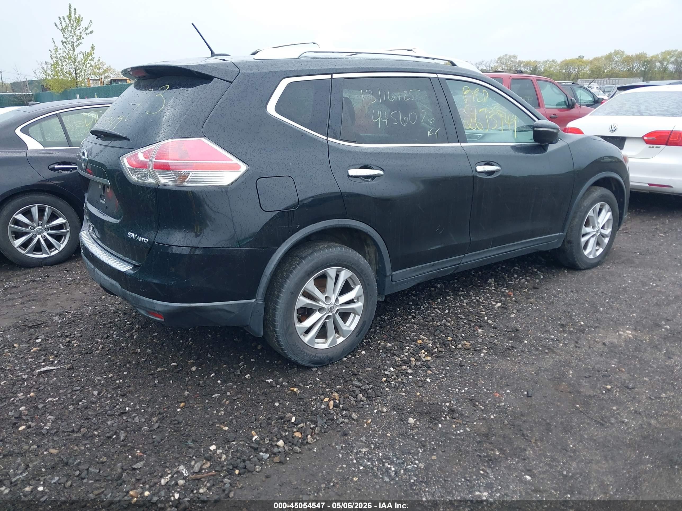 NISSAN ROGUE image 4