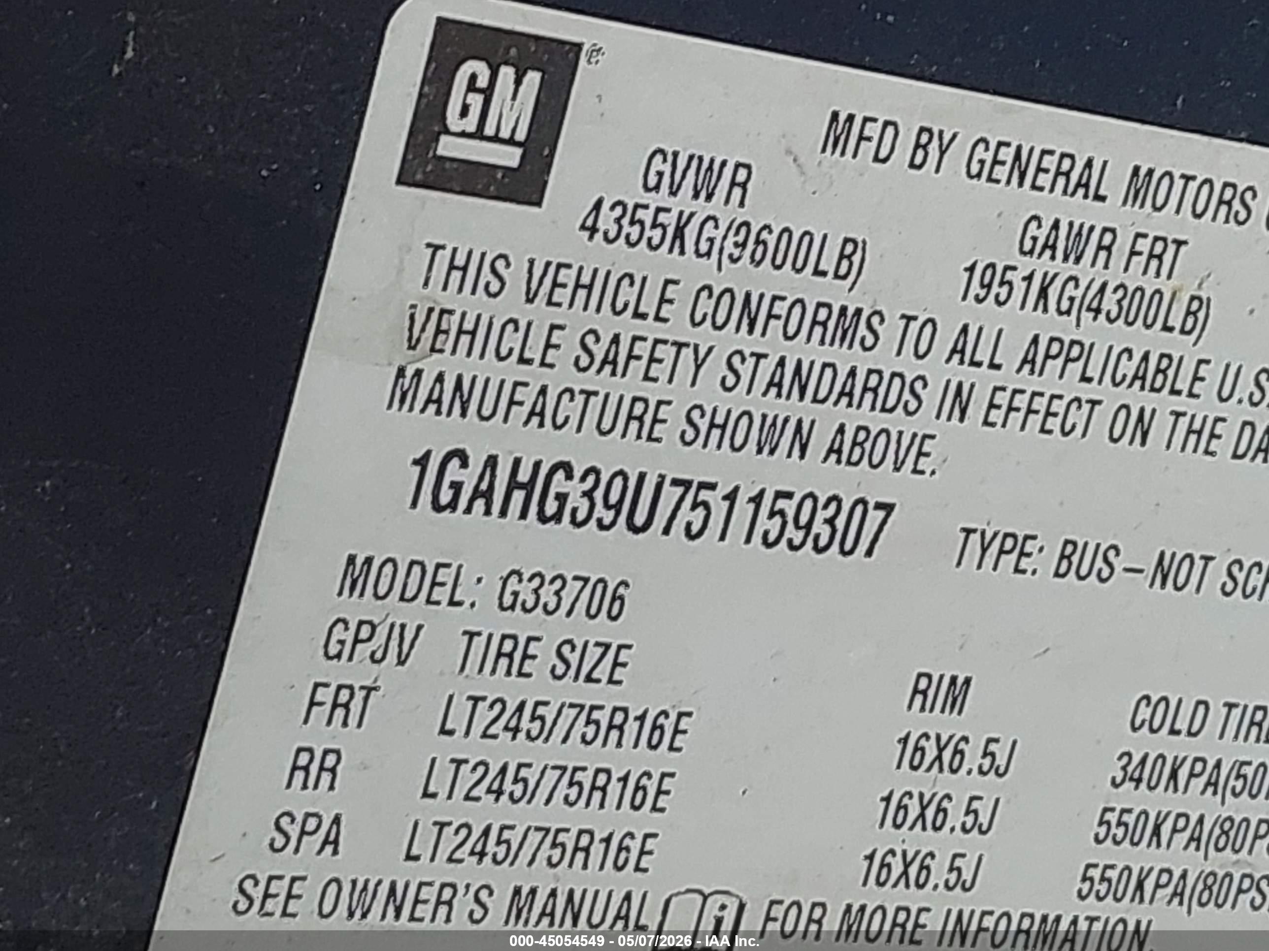 CHEVROLET EXPRESS image 9