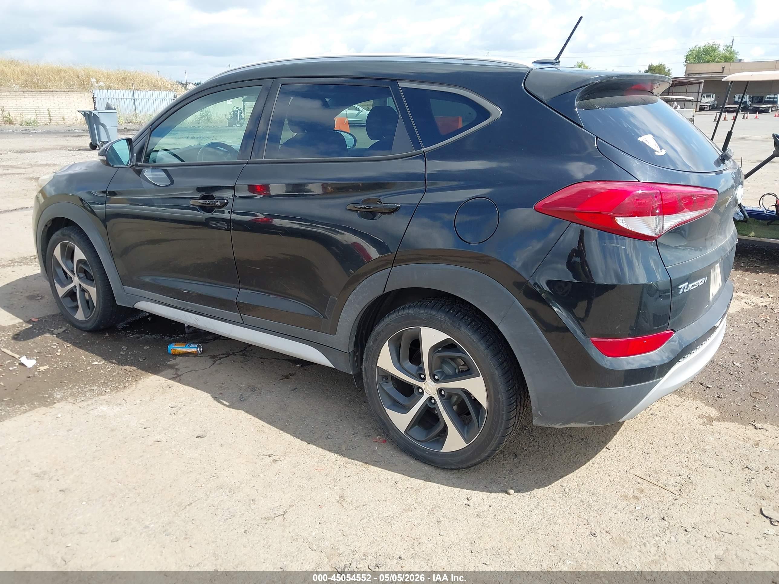 HYUNDAI TUCSON image 3