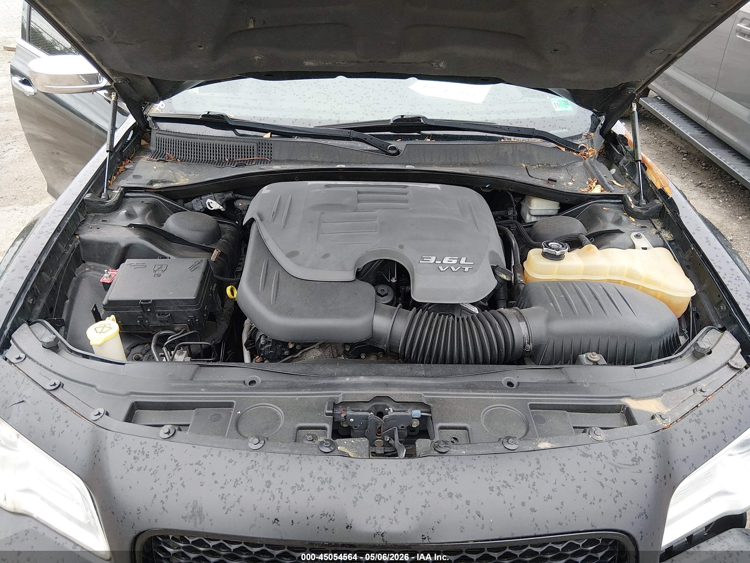 CHRYSLER 300 image 10