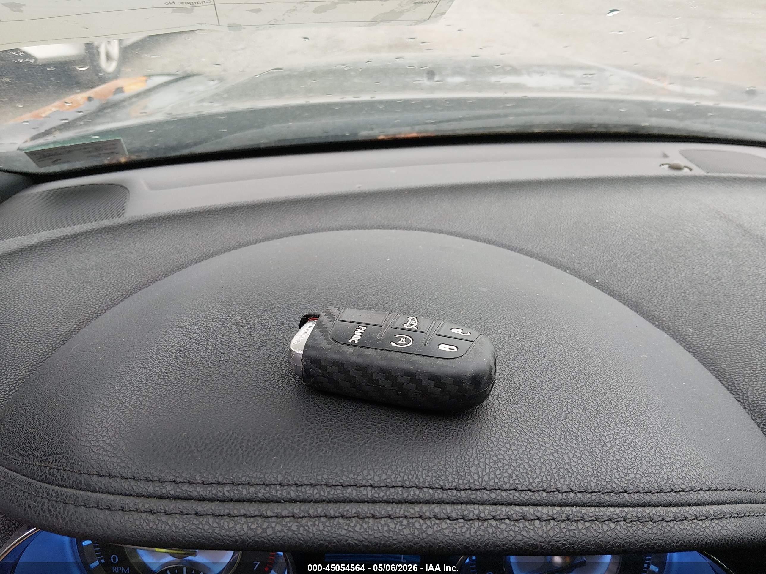 CHRYSLER 300 image 11