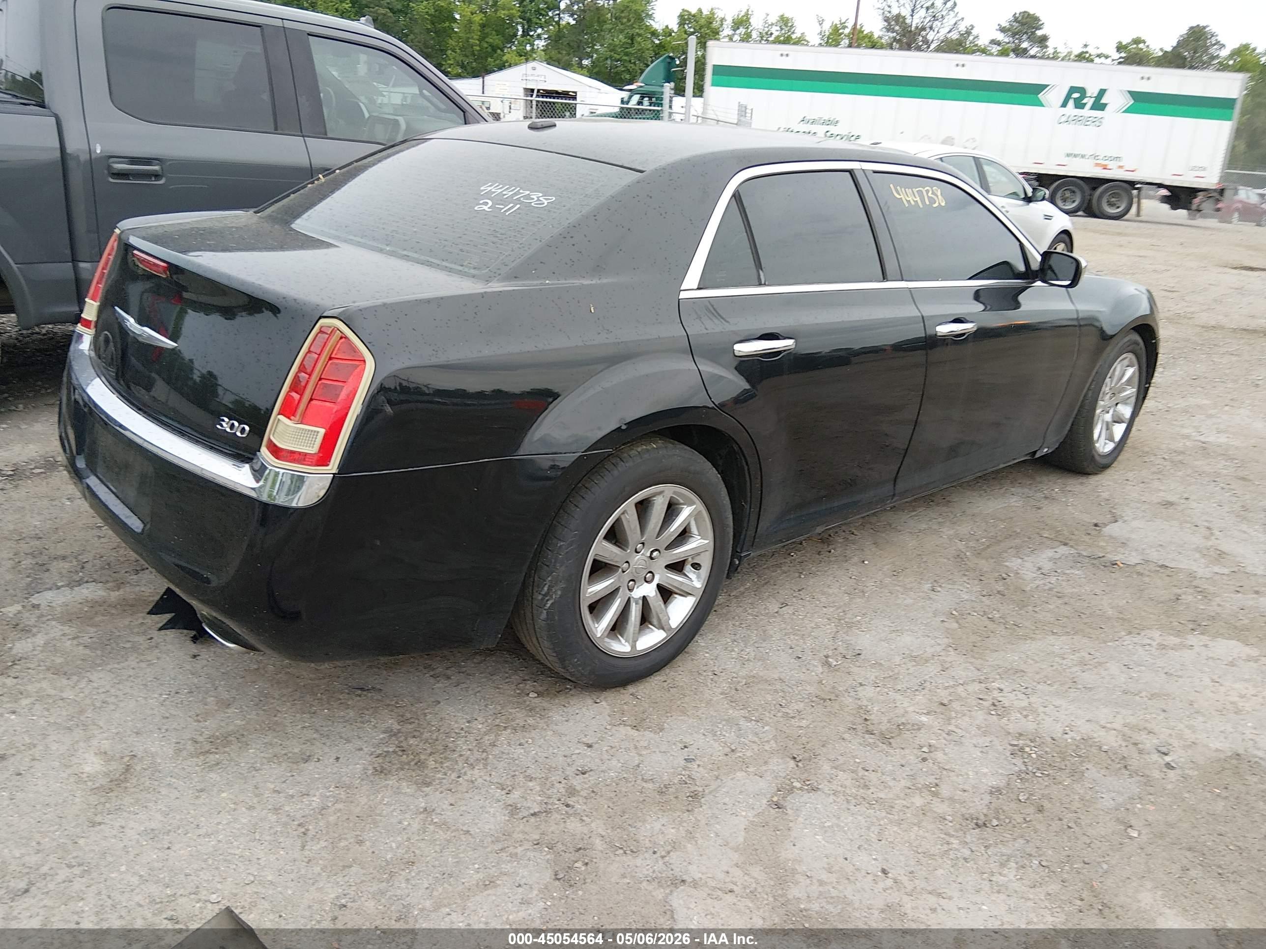 CHRYSLER 300 image 4