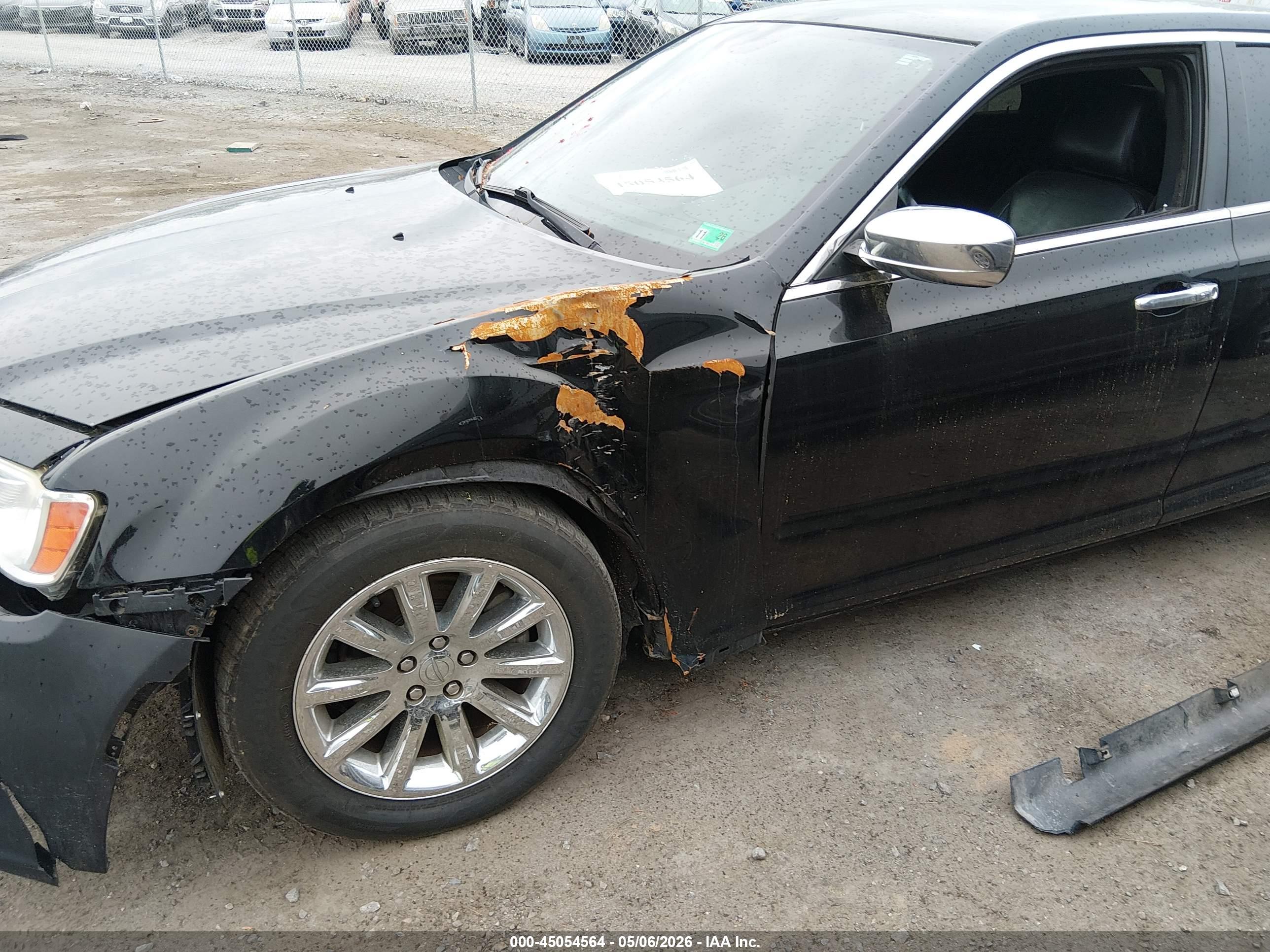 CHRYSLER 300 image 6