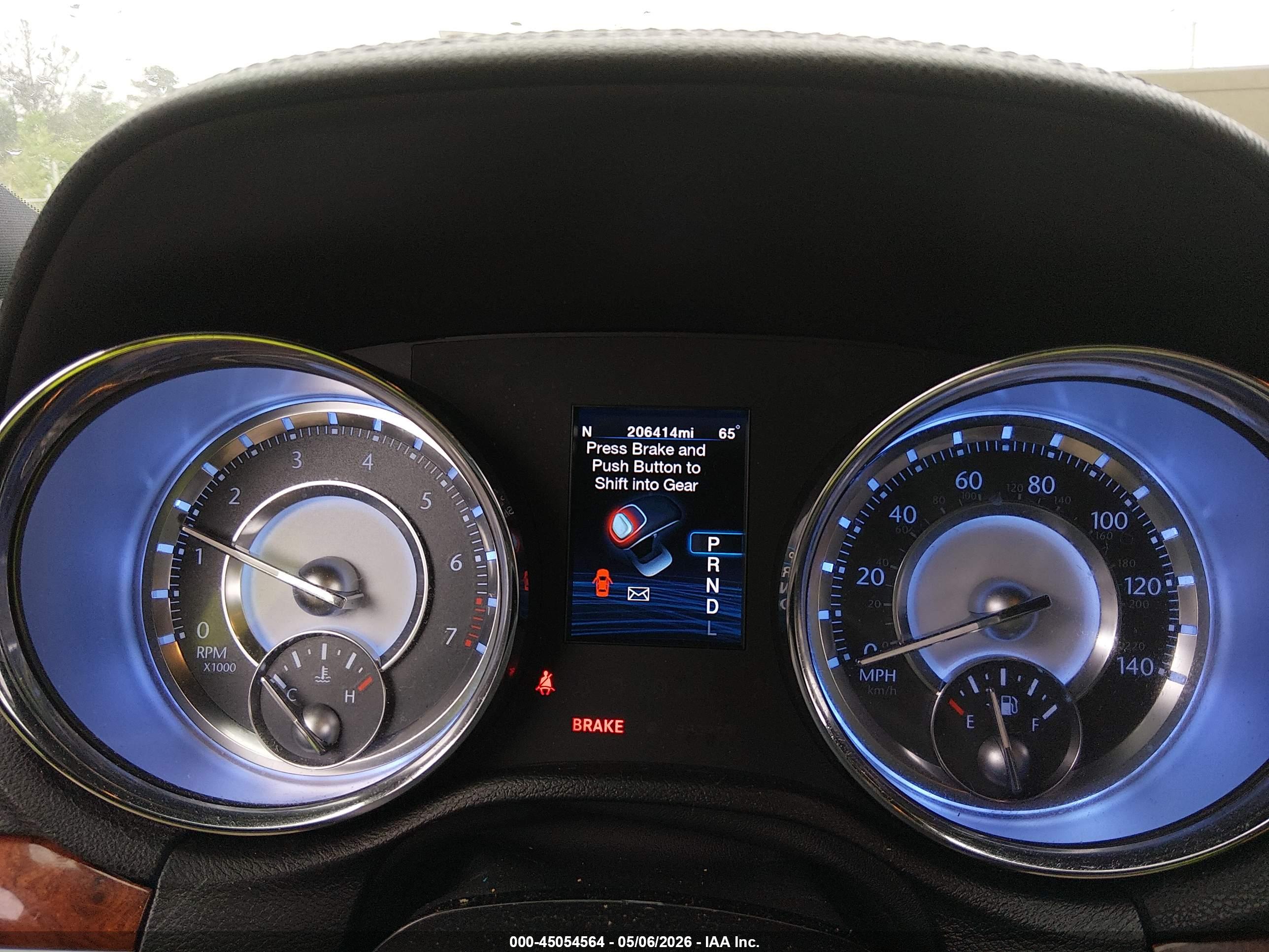 CHRYSLER 300 image 7