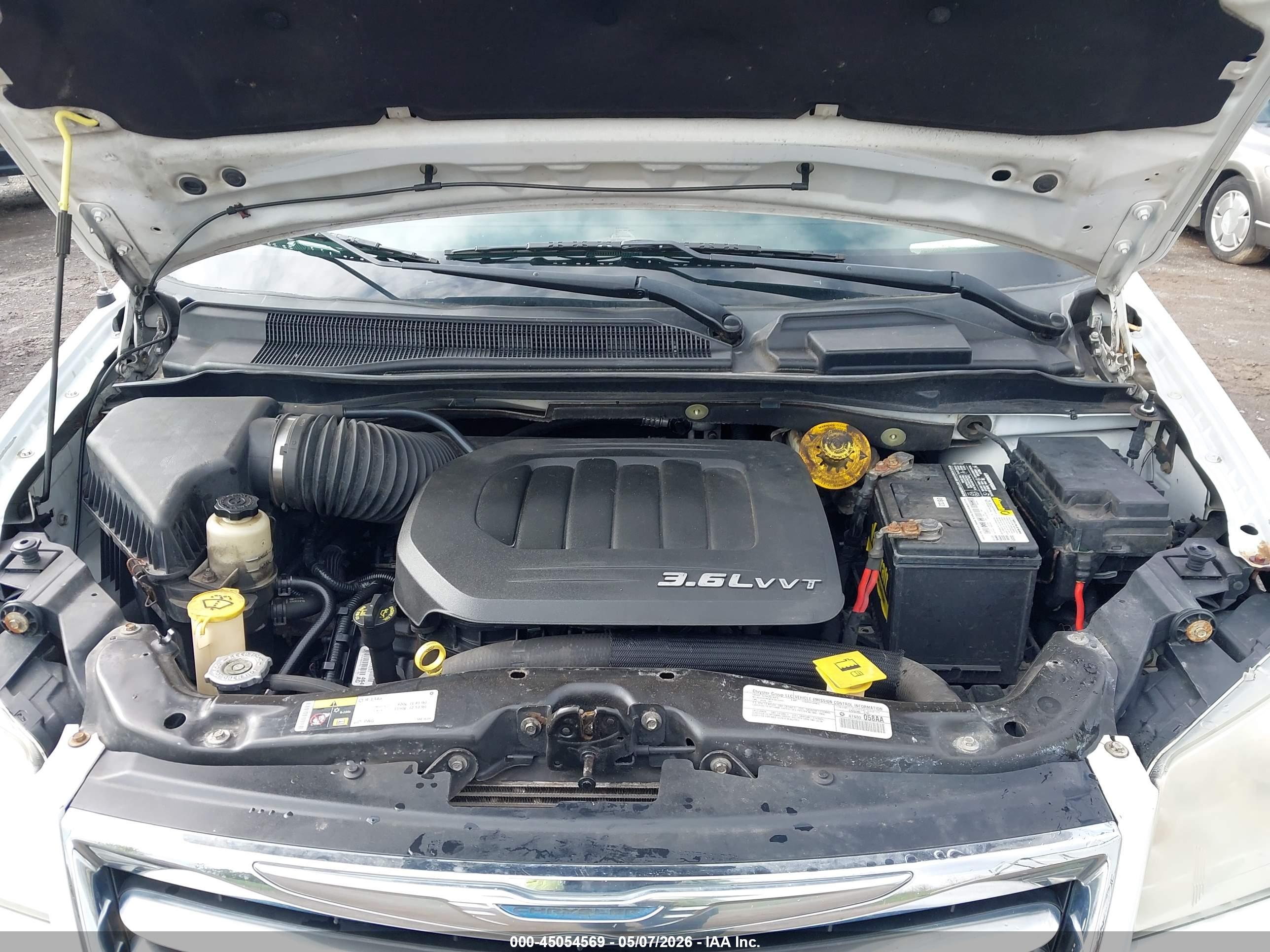CHRYSLER TOWN image 10