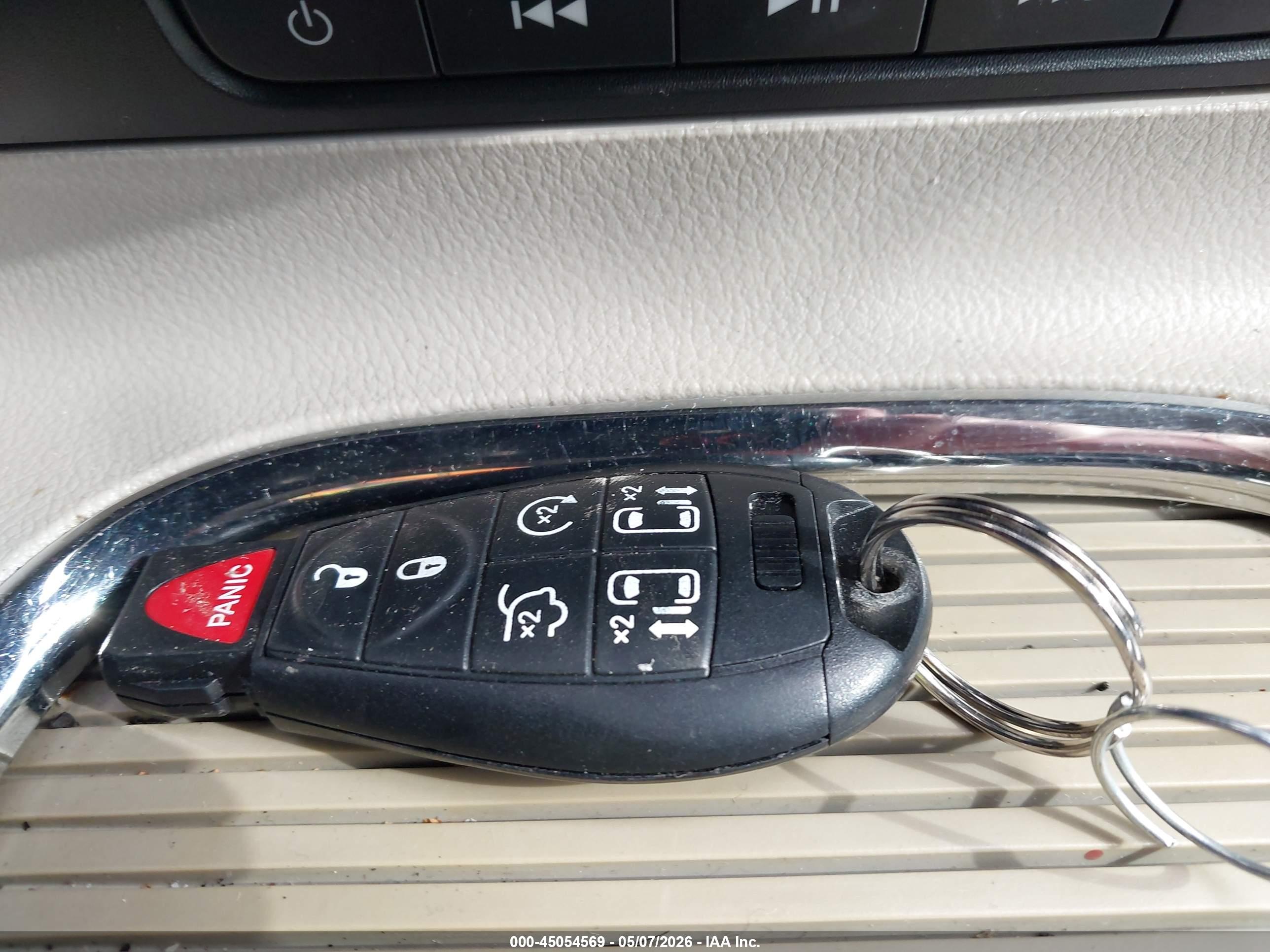 CHRYSLER TOWN image 11