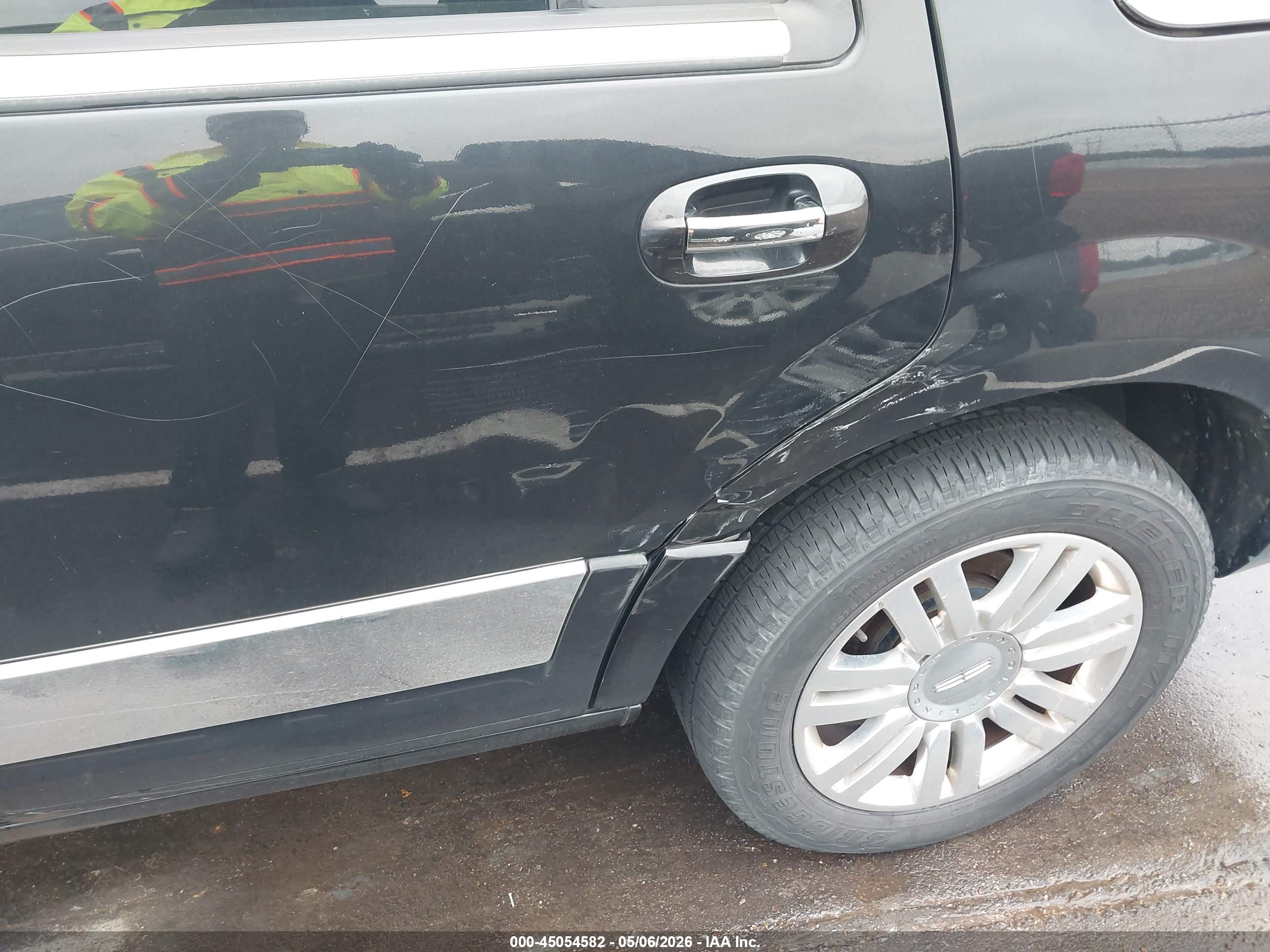 LINCOLN NAVIGATOR image 6