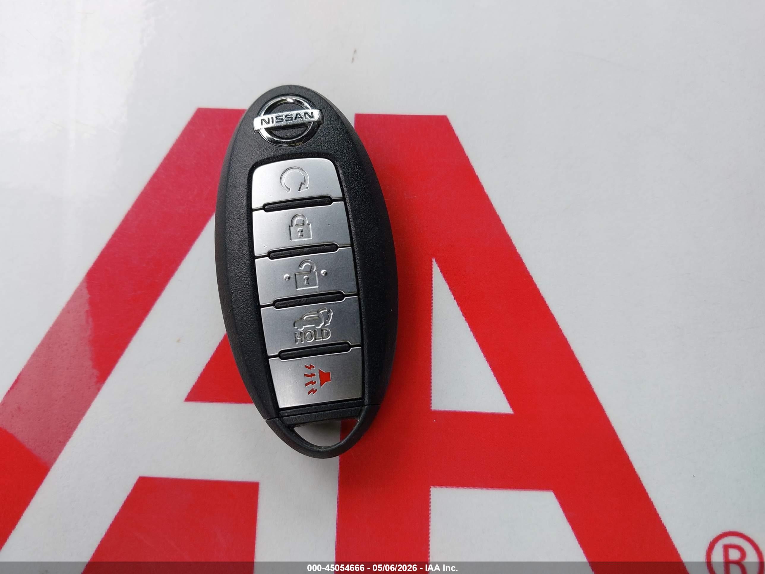 NISSAN ROGUE image 11