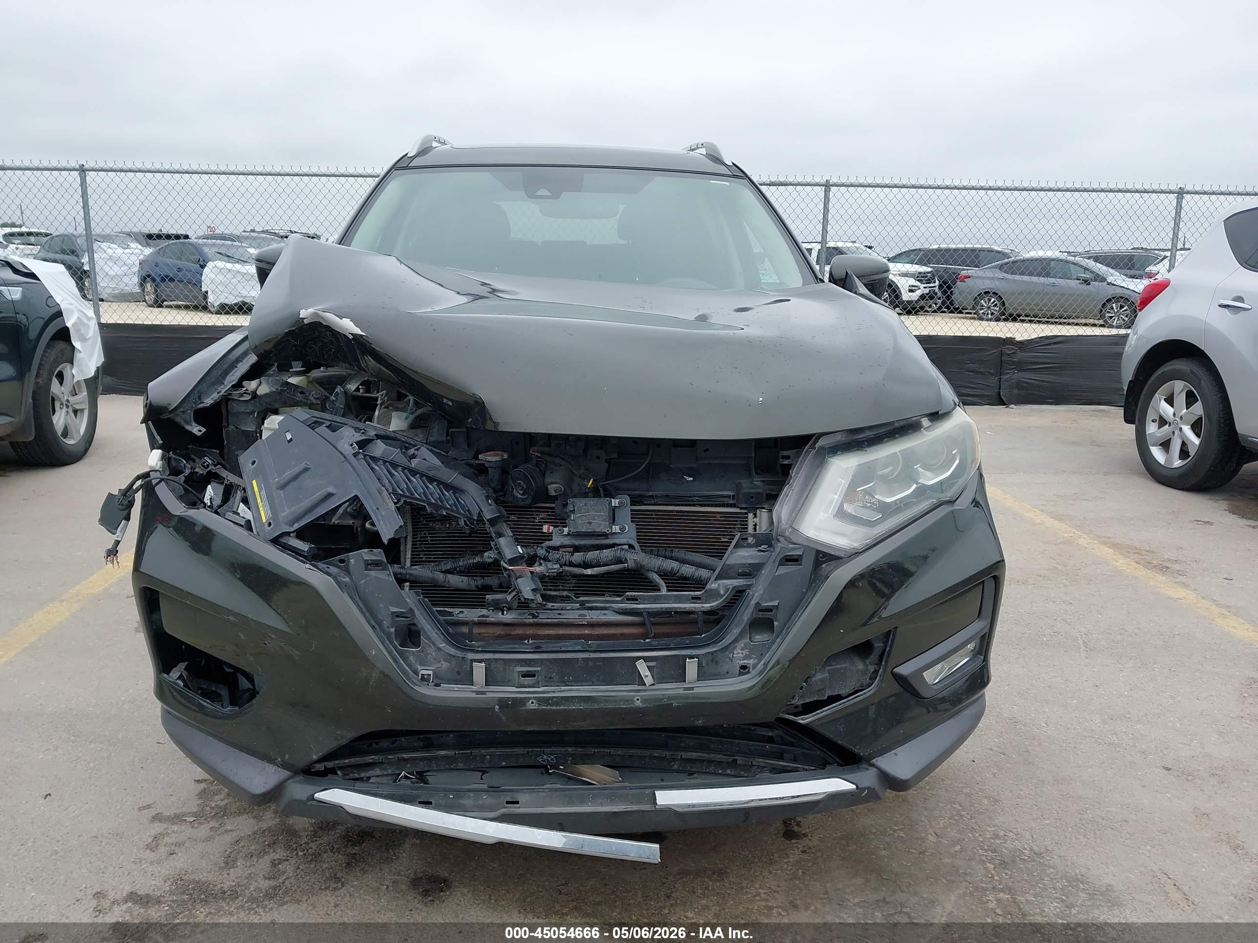 NISSAN ROGUE image 6