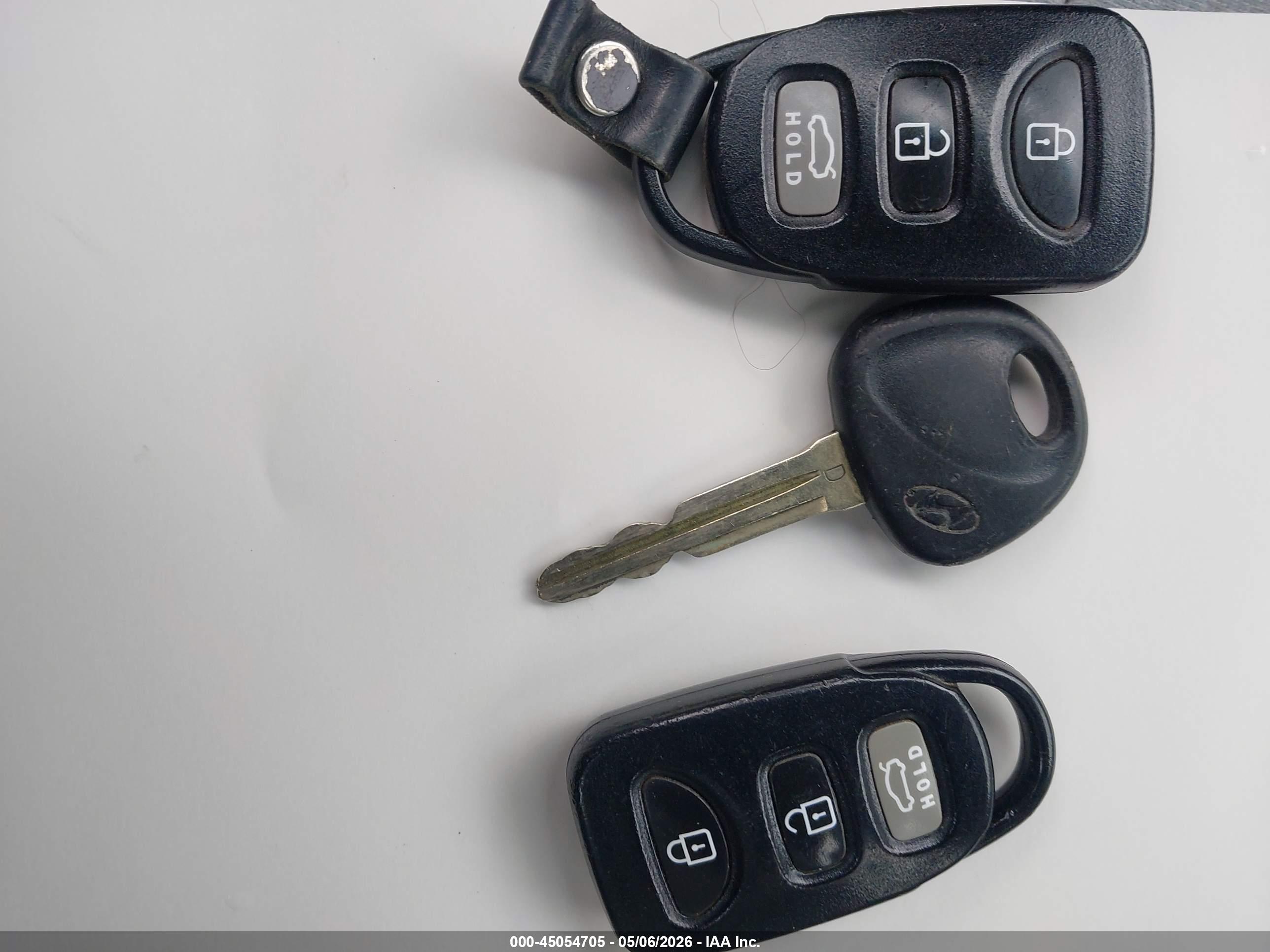 HYUNDAI ELANTRA image 11