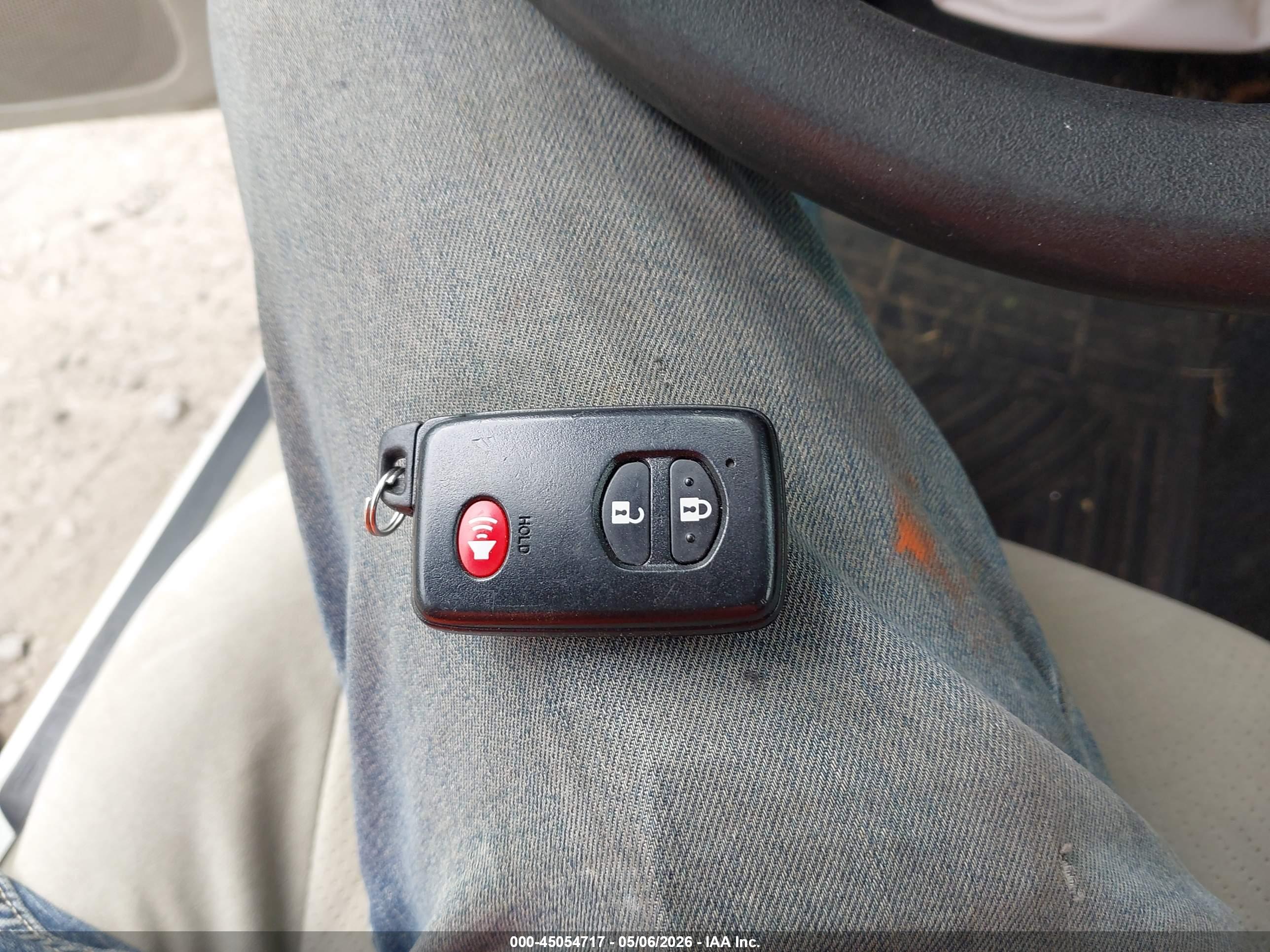 TOYOTA PRIUS image 11