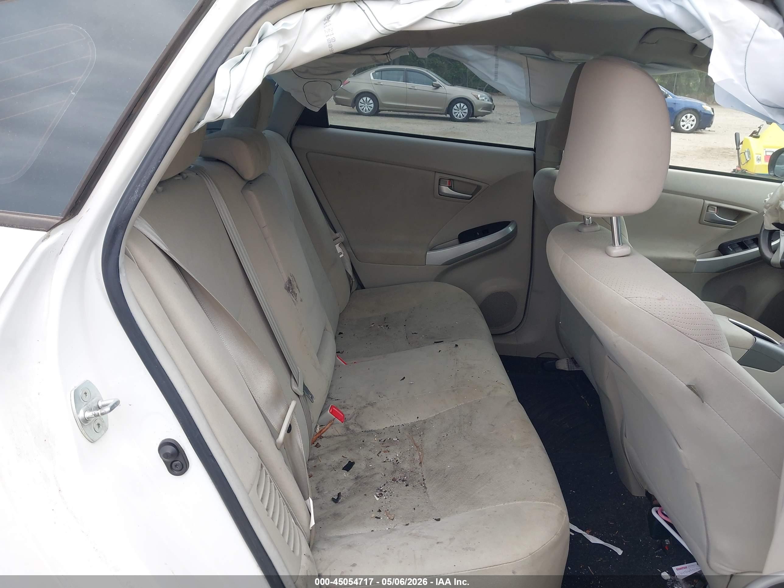 TOYOTA PRIUS image 8