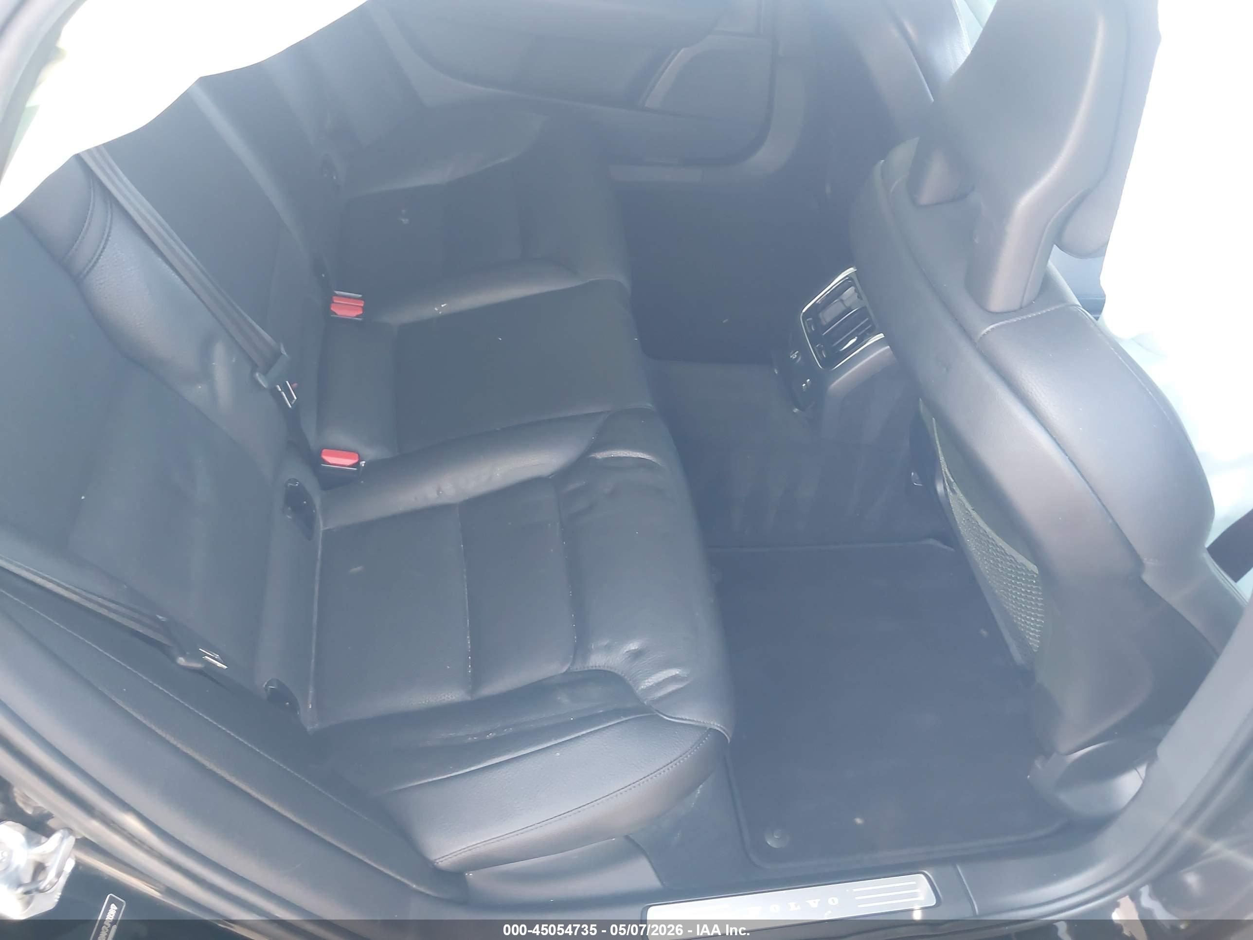 VOLVO S90 image 8