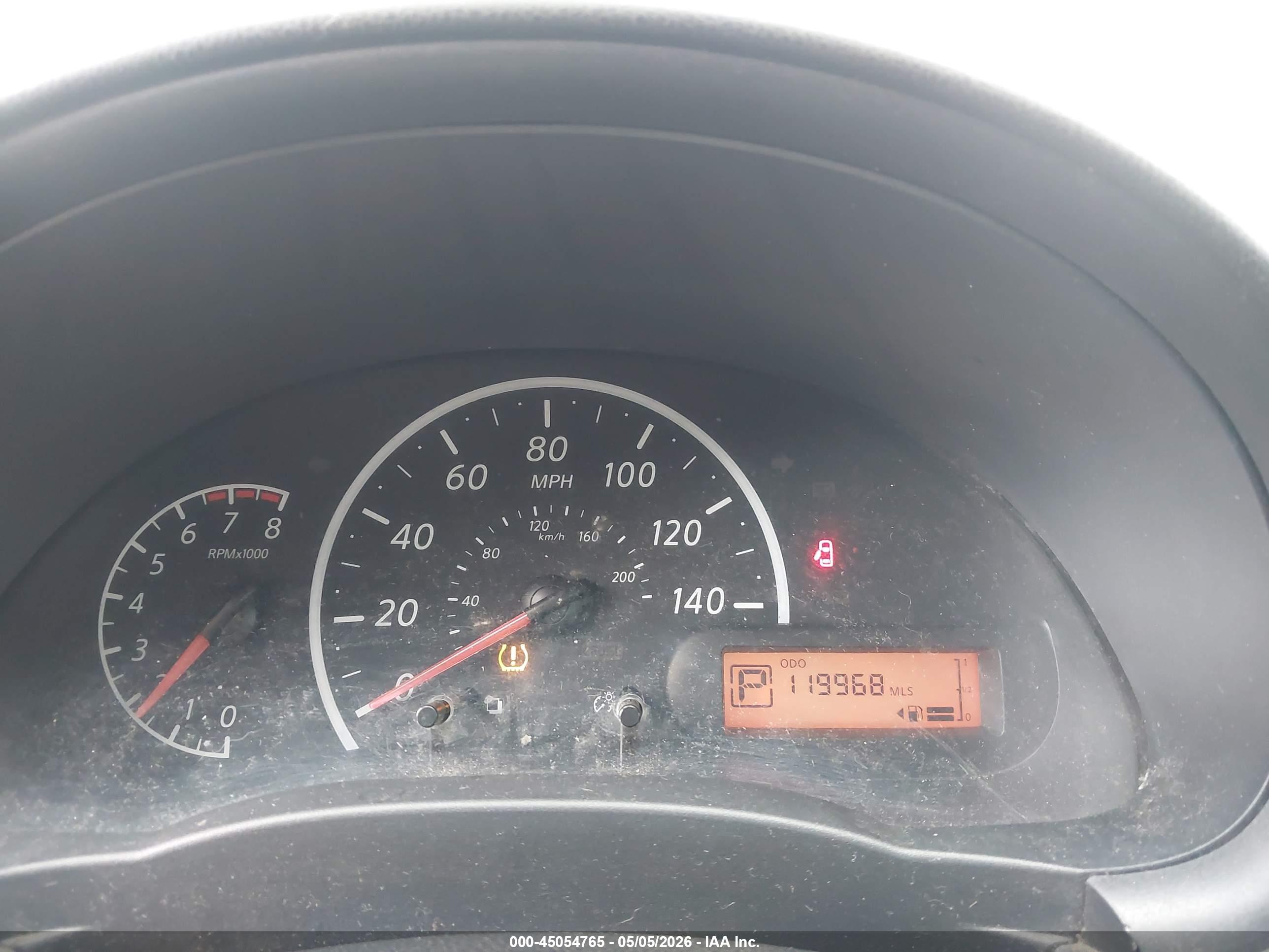 NISSAN VERSA image 7