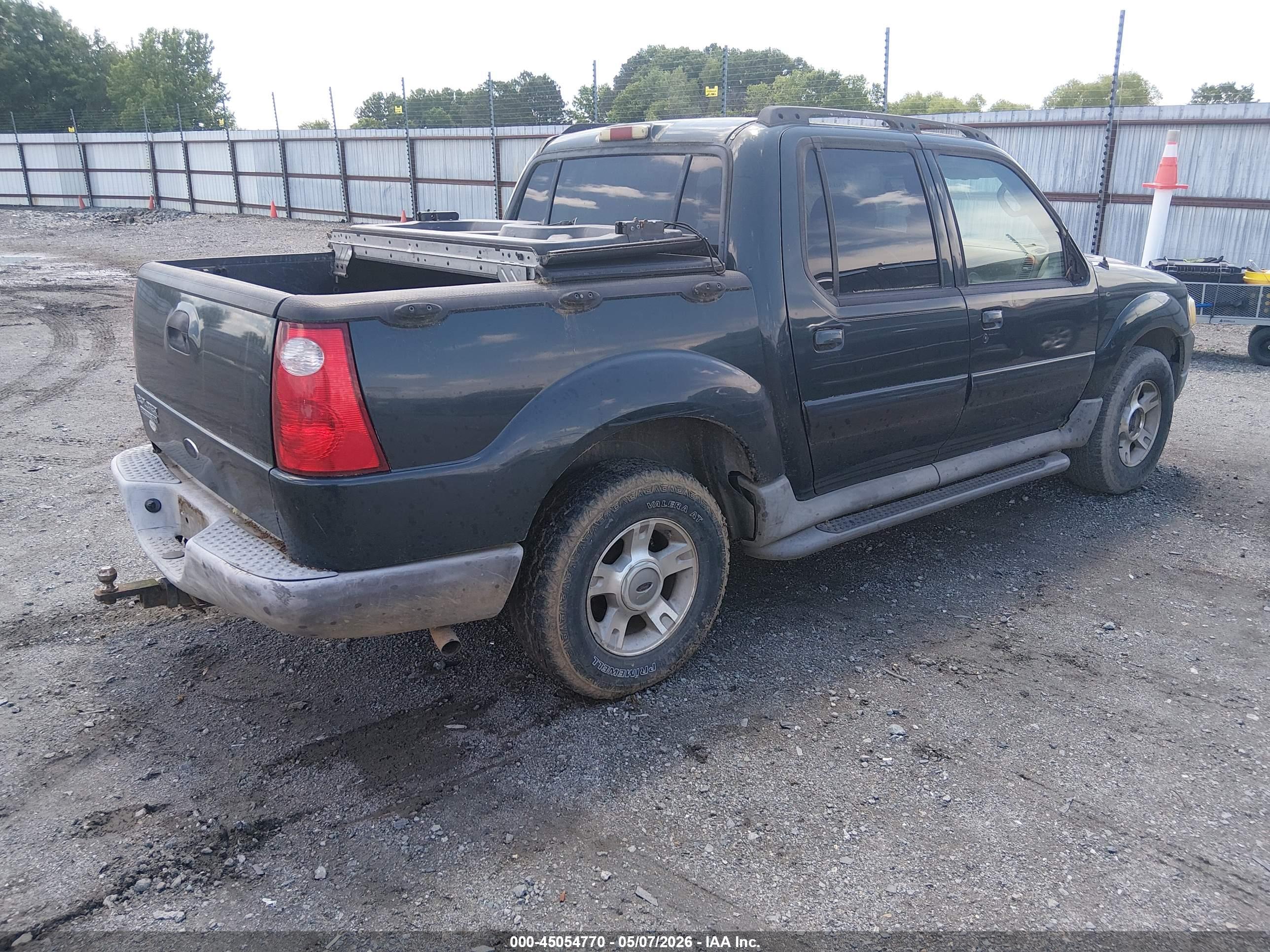 FORD EXPLORER image 4