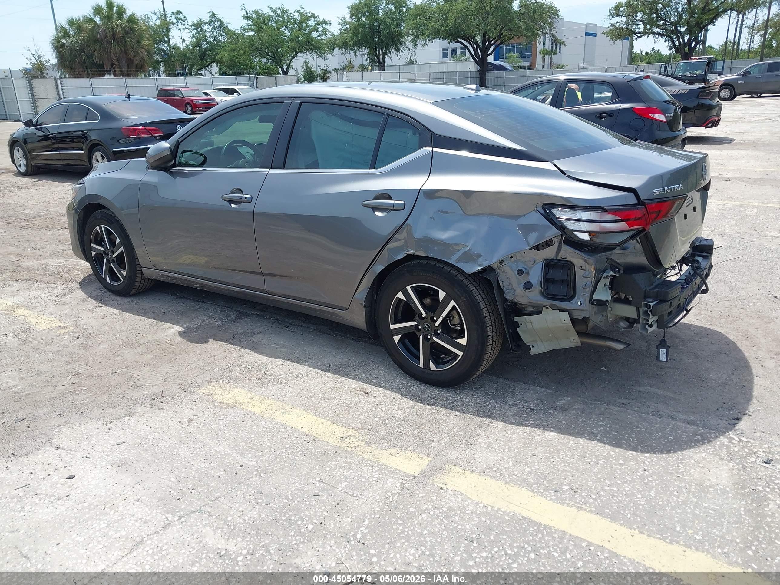 NISSAN SENTRA image 3