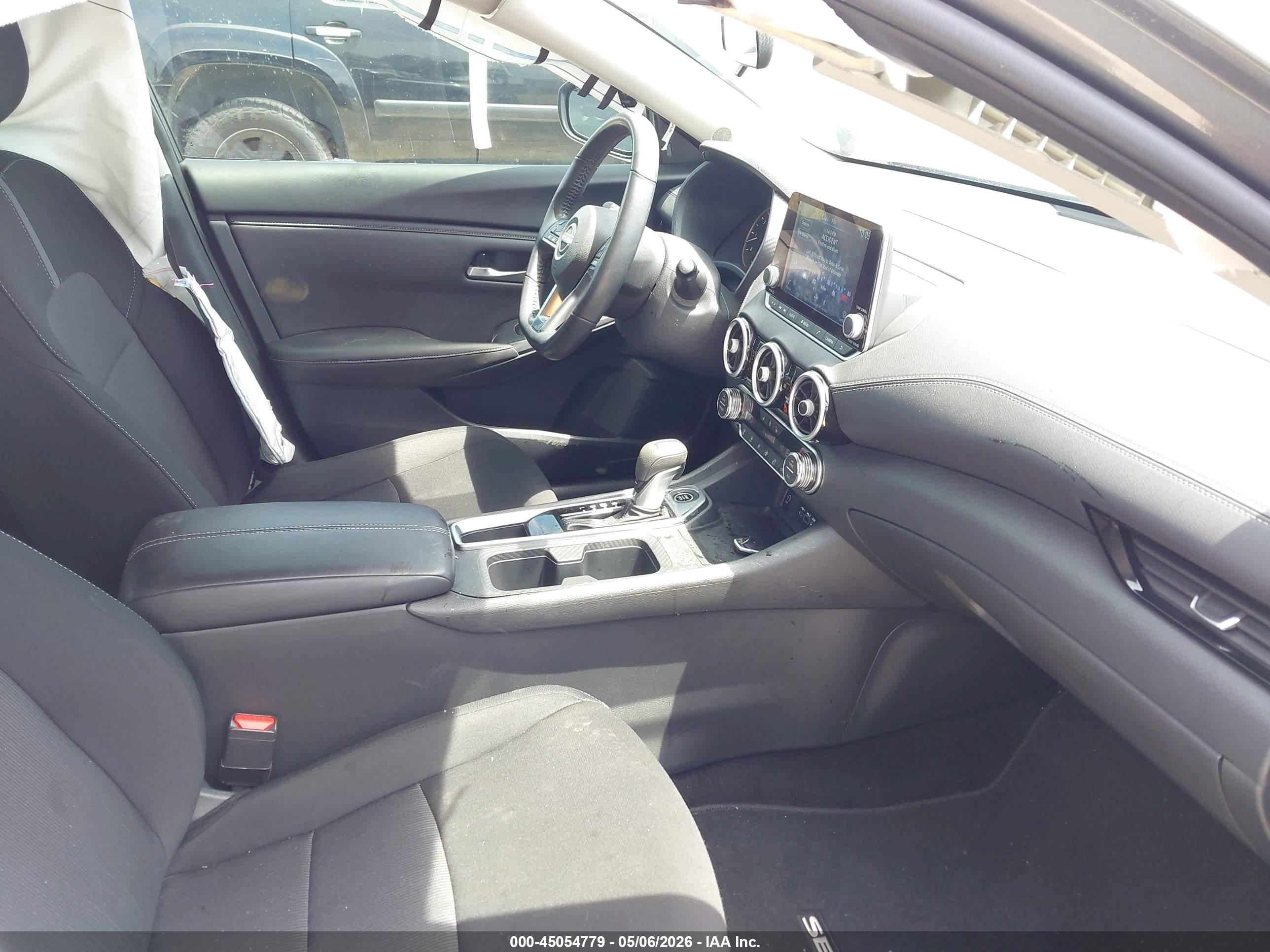 NISSAN SENTRA image 5