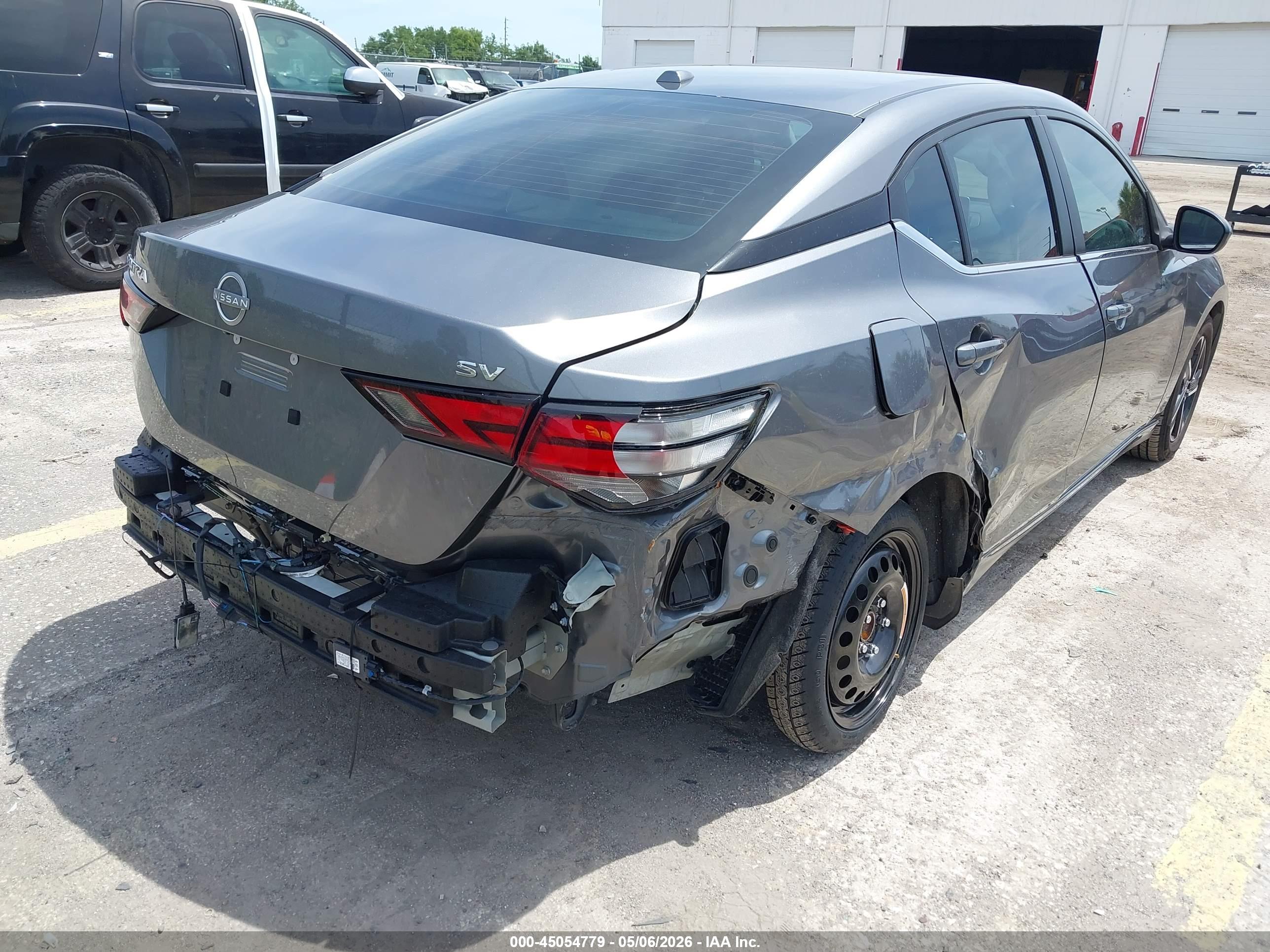 NISSAN SENTRA image 6