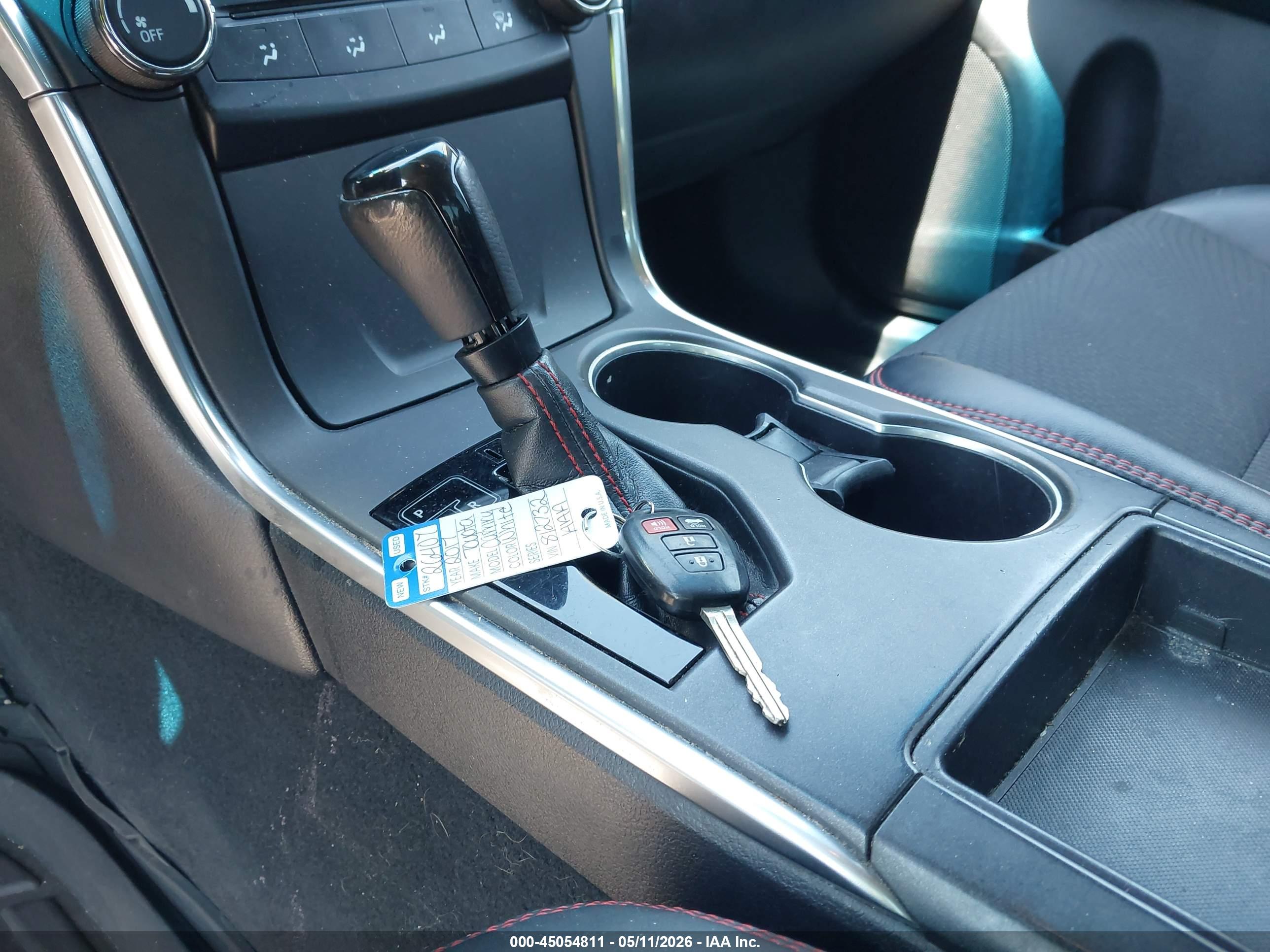 TOYOTA CAMRY image 11