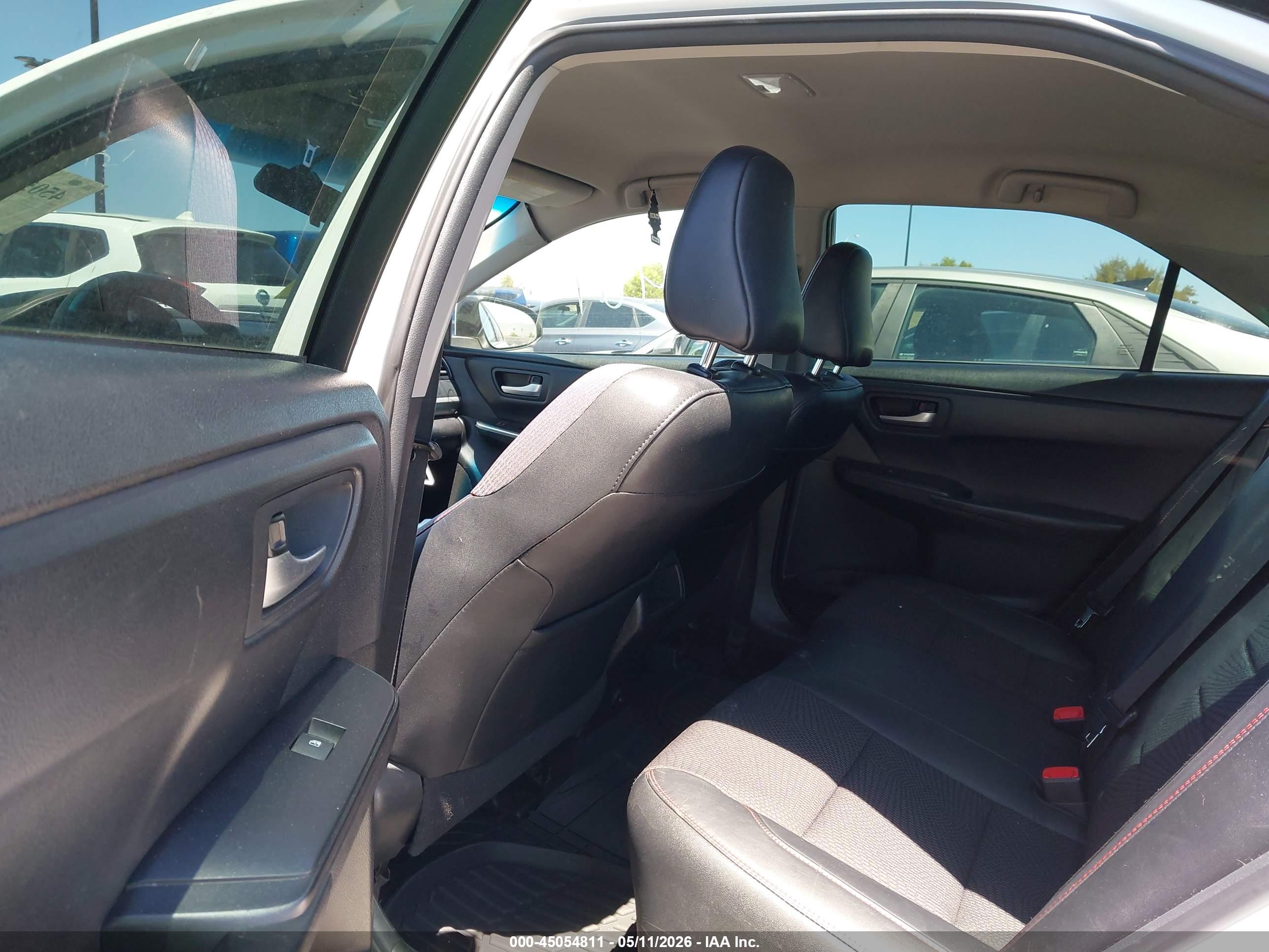 TOYOTA CAMRY image 8