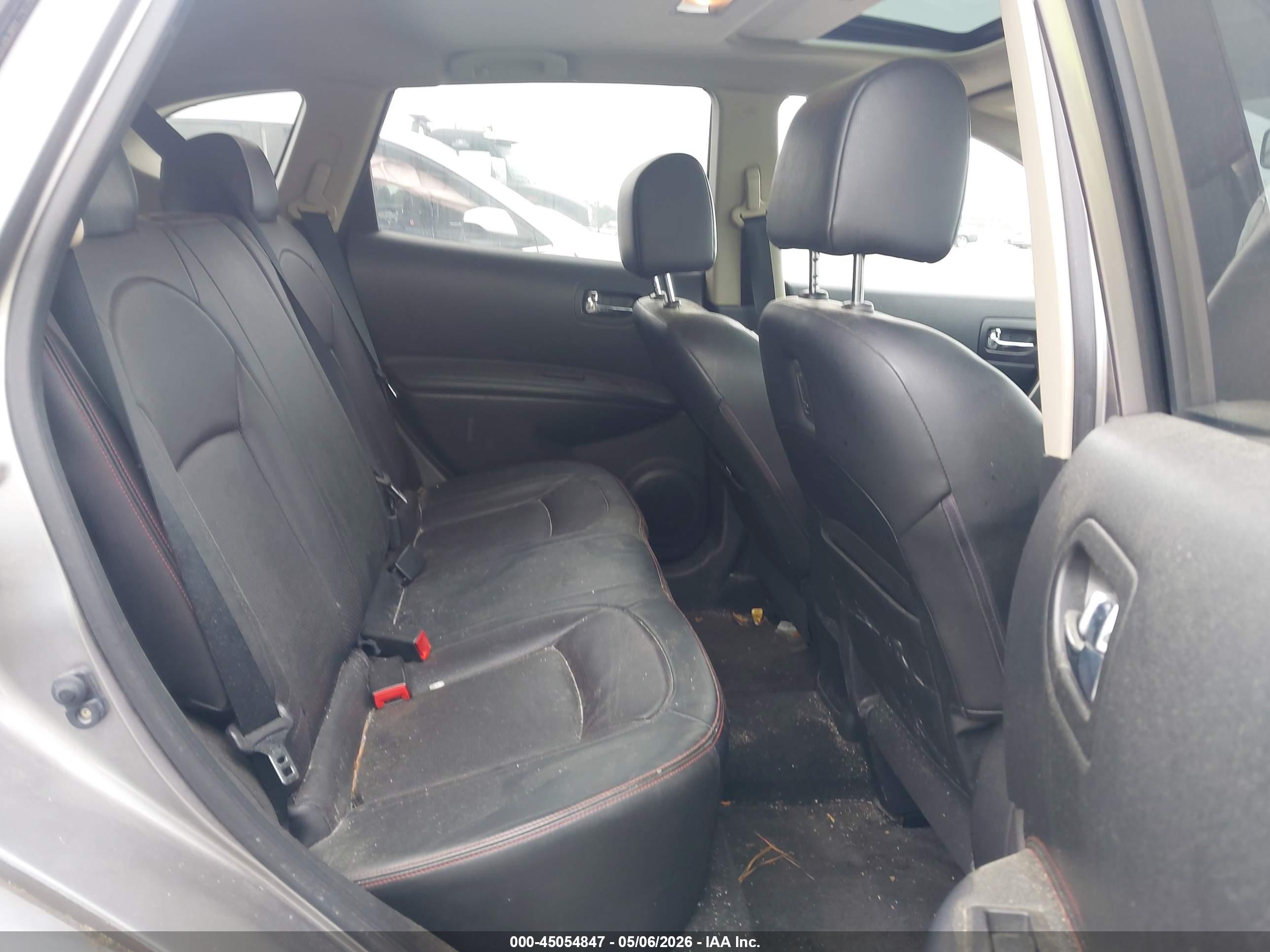 NISSAN ROGUE image 8