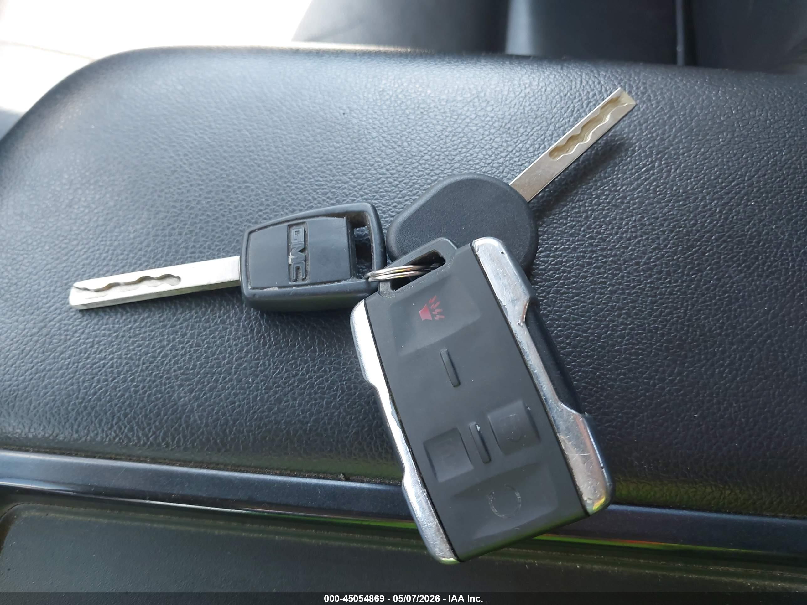 GMC SIERRA image 11