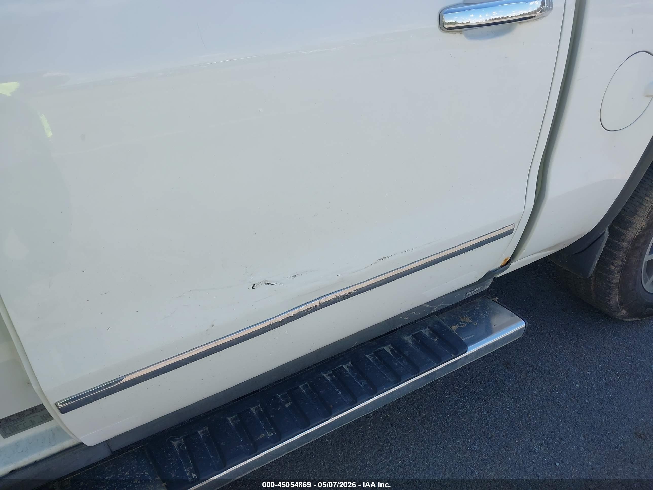 GMC SIERRA image 6